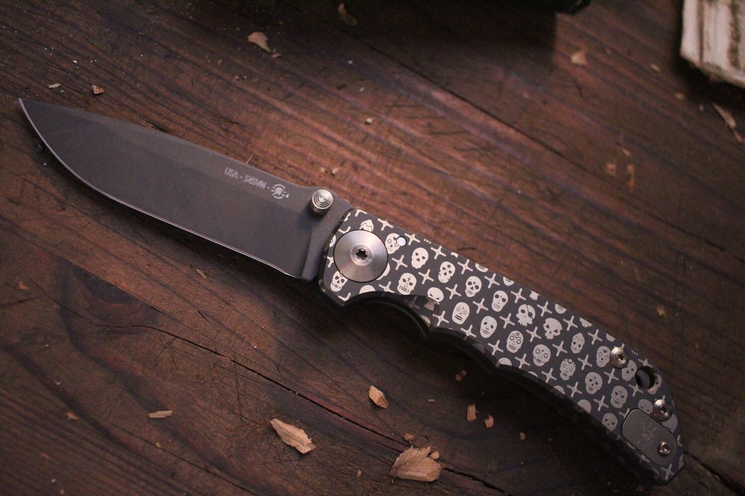 Spartan Harsey 3.95&quot; Folding Knife / Gilded Skulls Titanium / Black S45VN ( Pre Owned )