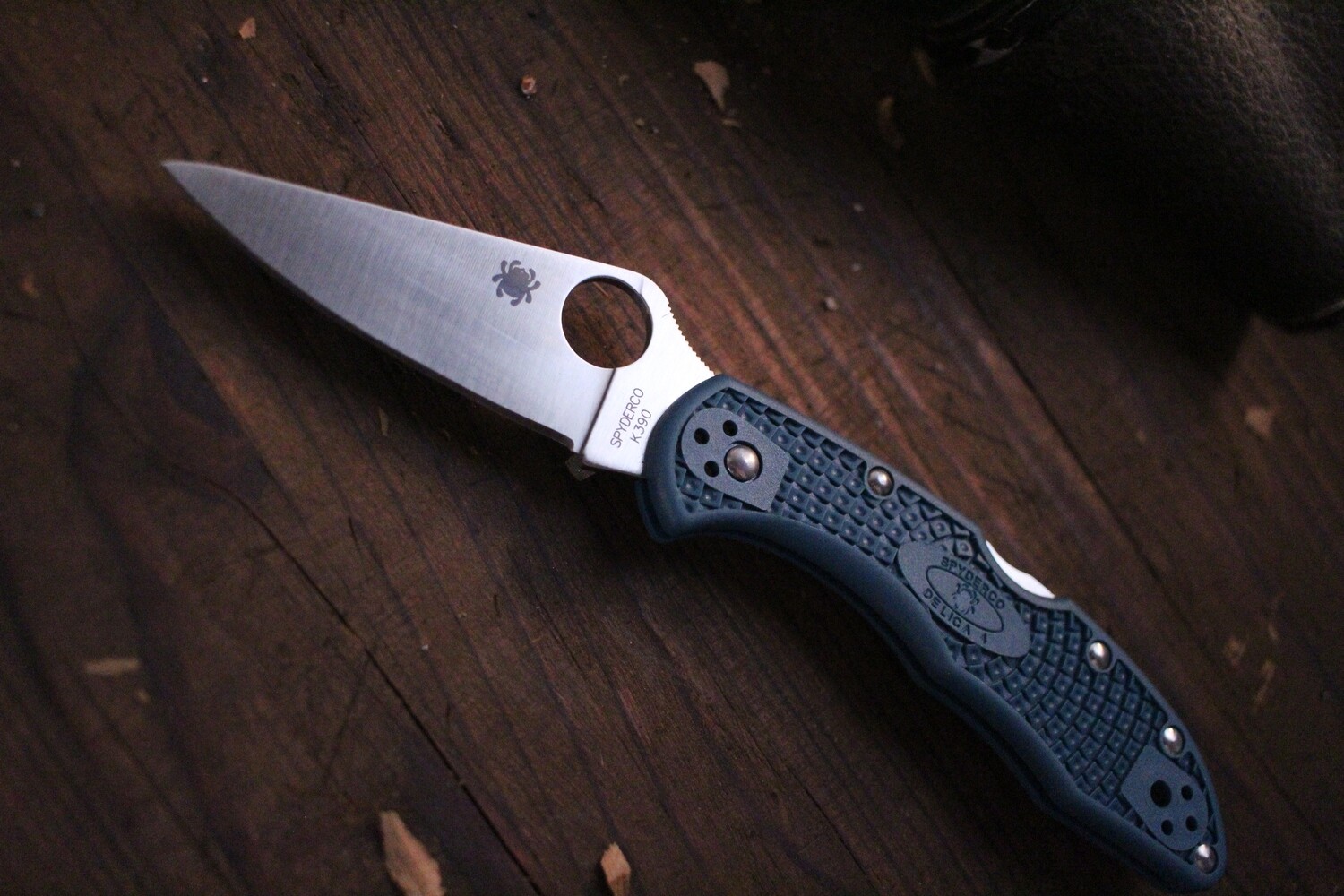 Spyderco Delica 2.88&quot; Folding Knife / Teal FRN / Satin K390