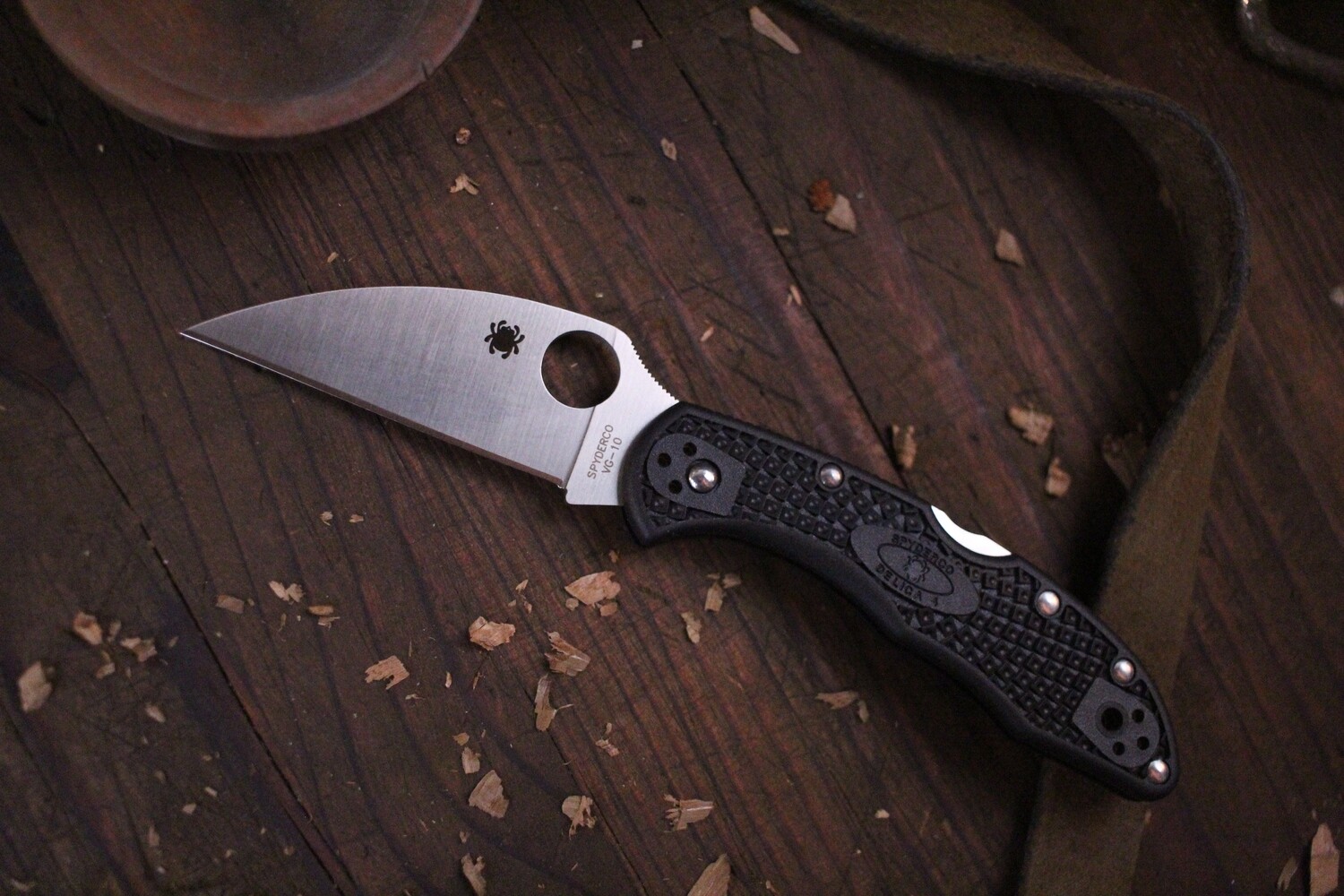 Spyderco Delica 4 2.88&quot; Flat Ground Knife, Wharncliffe,  Black FRN / Satin