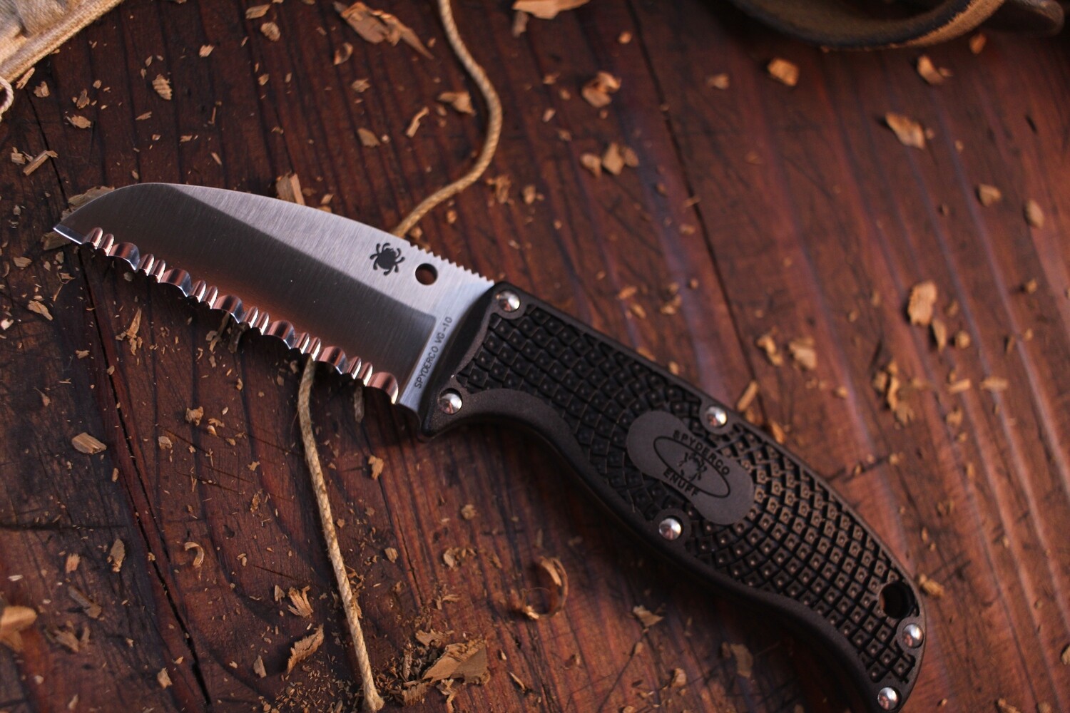 Spyderco Enuff 2.75&quot; Sheepsfoot Fixed Blade Knife, Black FRN / H1 Full Serrated
