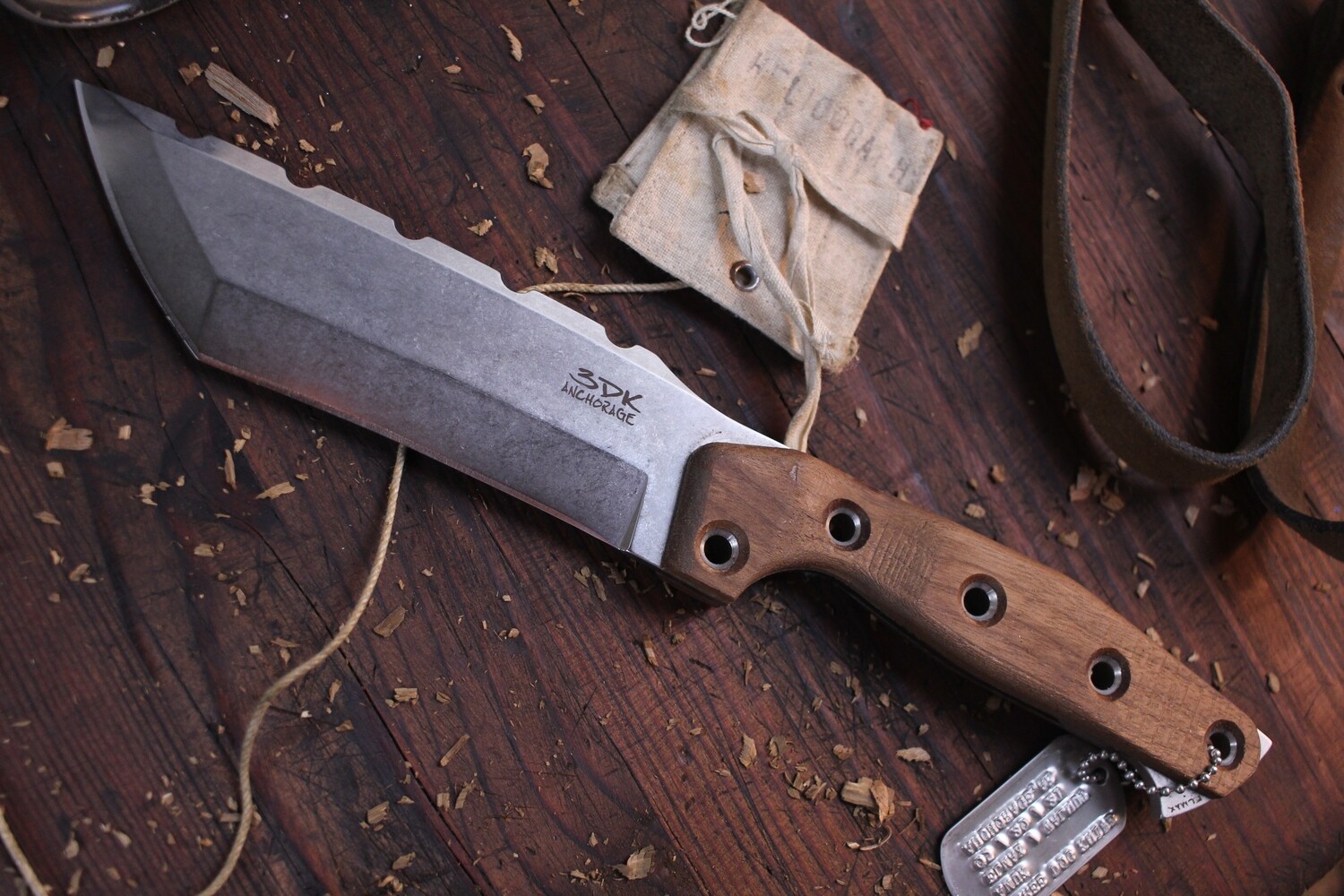 3DK Amuk 6&quot; Fixed Tanto Point, Elmax Blade / Walnut