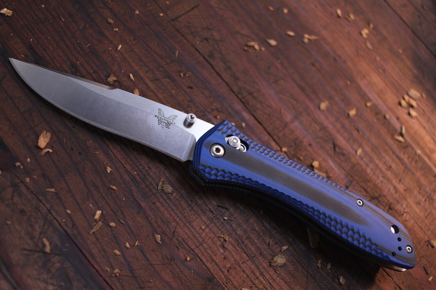 Benchmade 710-1401 4&quot; Folding Knife / Black &amp; Blue G10 / Satin M390 ( Pre Owned )