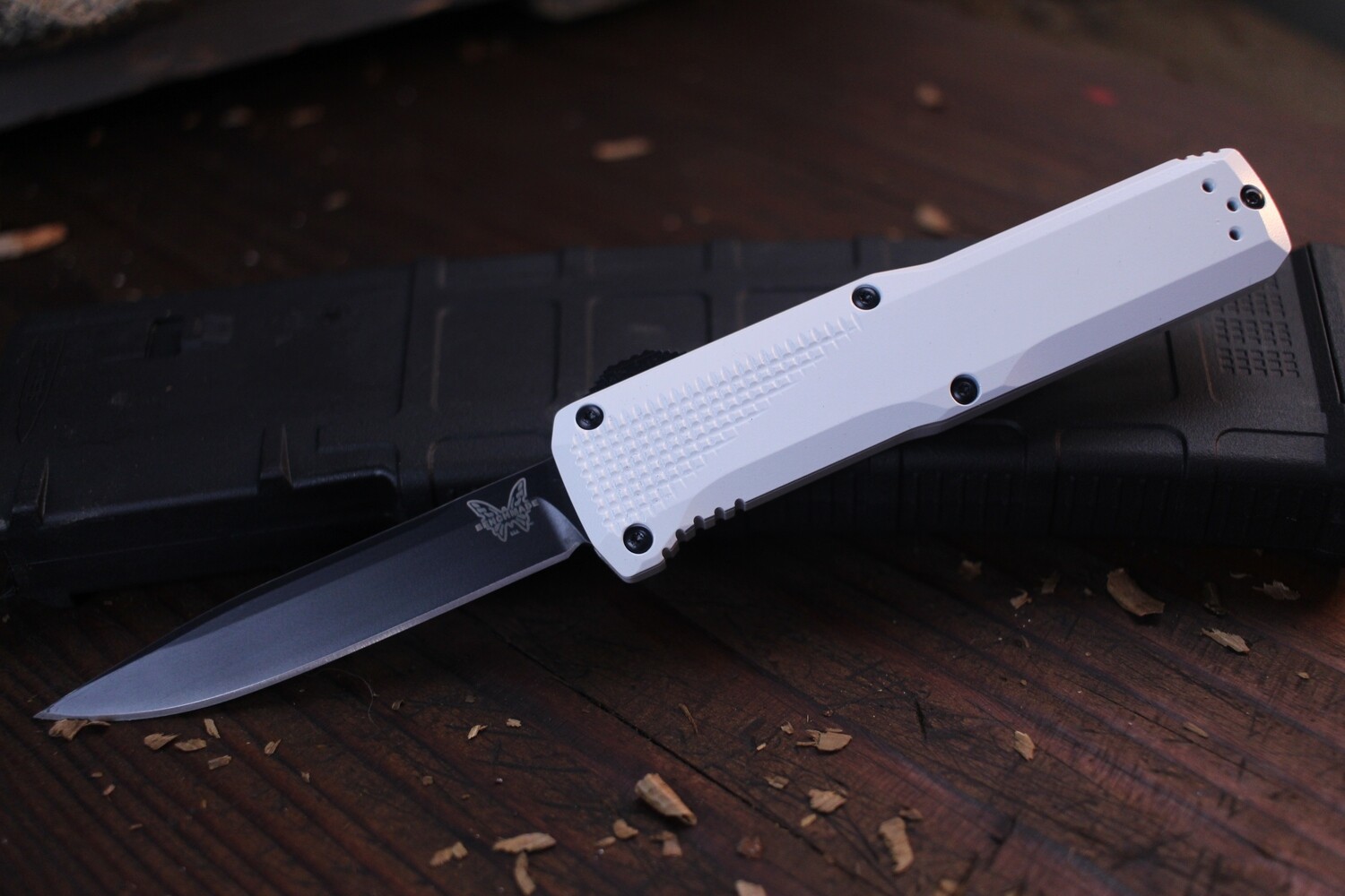 Benchmade Phaeton 3.45&quot; D/A OTF Automatic Knife /White Cerakote /  Black S30V ( Pre Owned )
