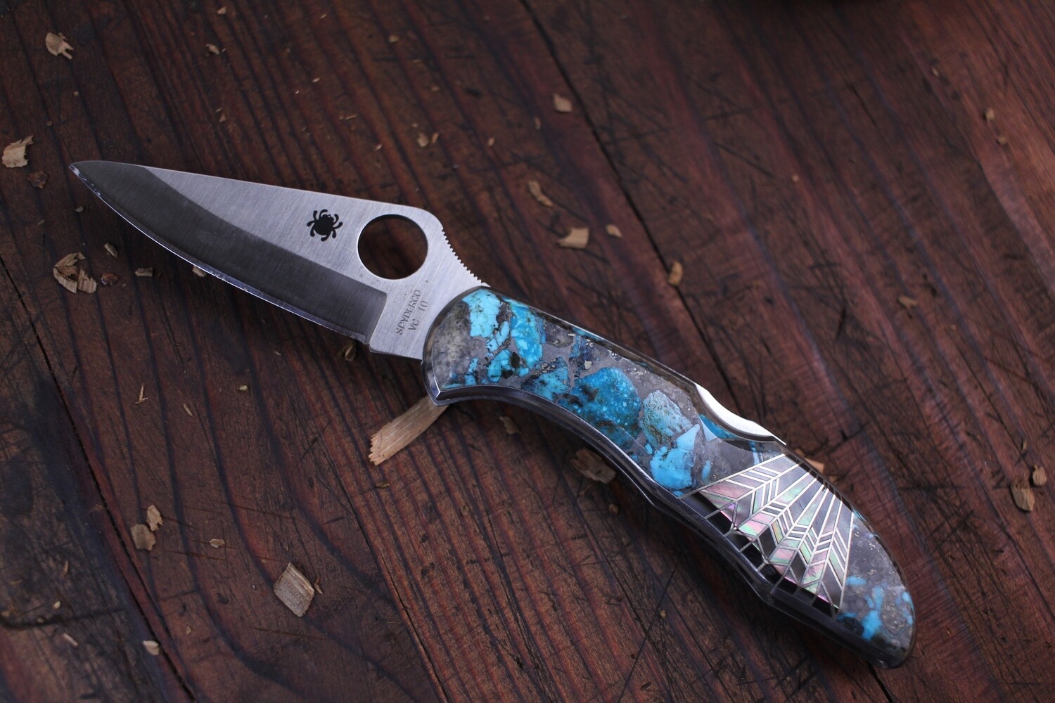 Spyderco Santa Fe Stoneworks Custom Delica 4 2.8&quot; Tactical Folder, Turquoise &amp; Abalone / Satin ( Pre Owned )