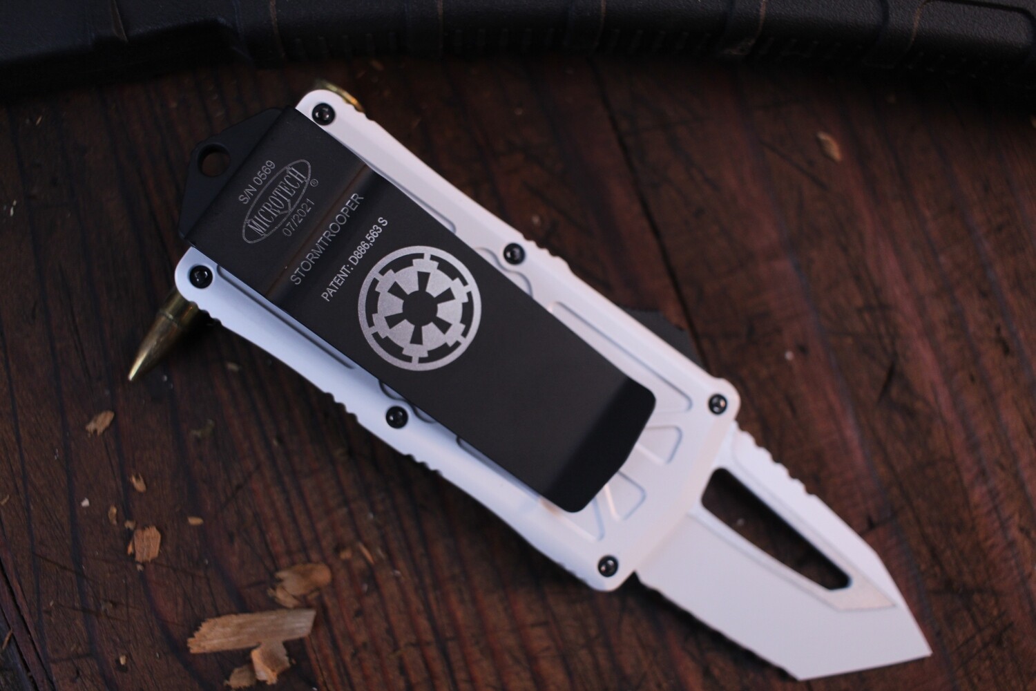 Microtech Exocet Tanto Stormtrooper 1.9&quot; CA Legal OTF Automatic Knife / White Aluminum / White Full Serrations