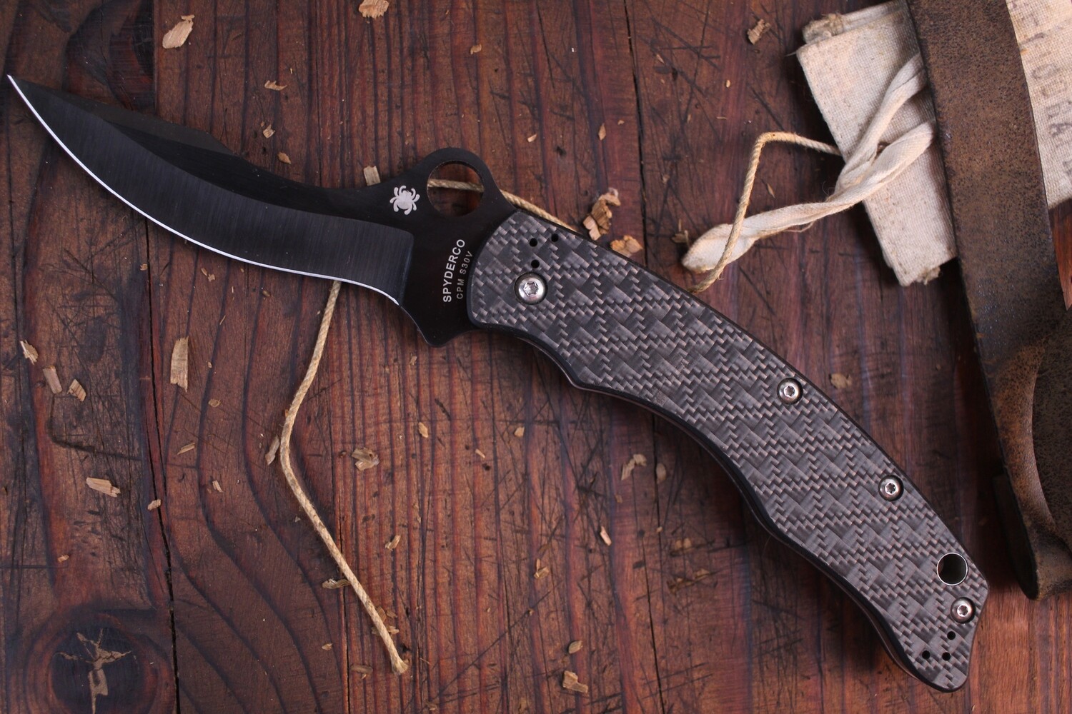 Spyderco Szabo Folder 5.65&quot; Folding Knife / Peel Ply Carbon Fiber / Black S30V ( Pre Owned )
