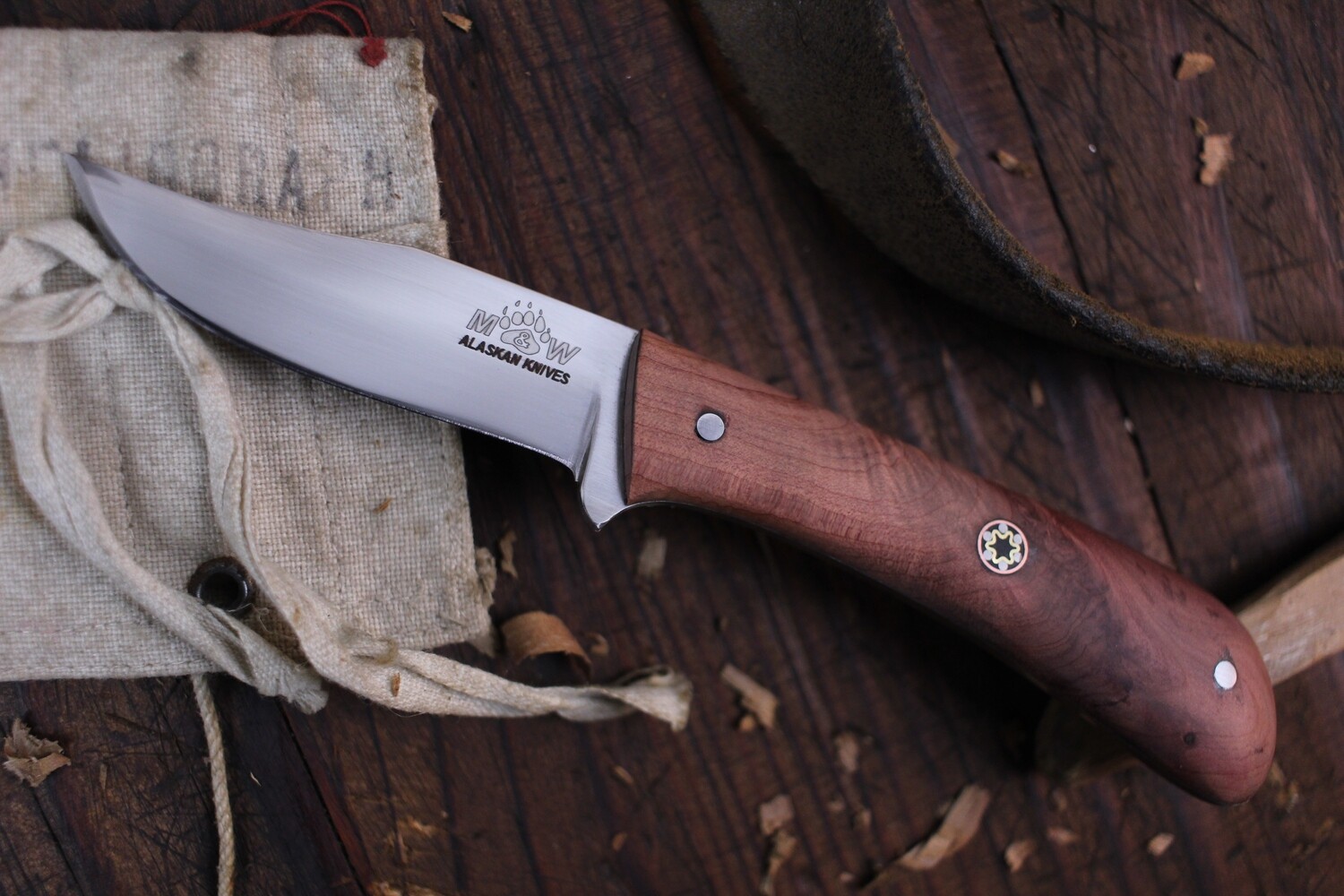 M&amp;W Alaskan Knives Principal Skinner 2.75&quot; Fixed Blade Knife / Red Cedar / Satin AEB-L