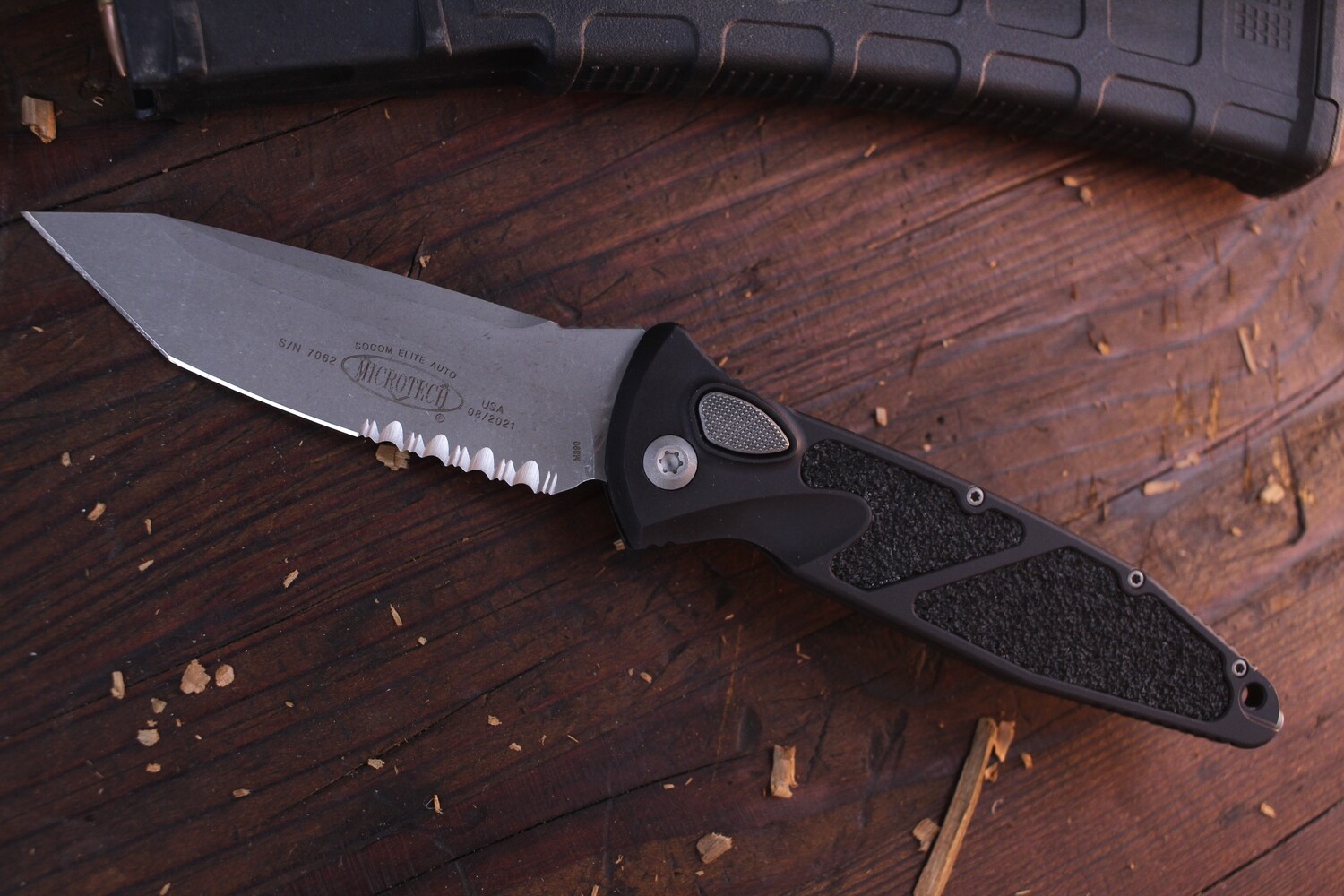Microtech Socom Elite T/E 4&quot; Automatic Knife / Black Aluminum / Apocalyptic Finish &amp; Partial Serrations