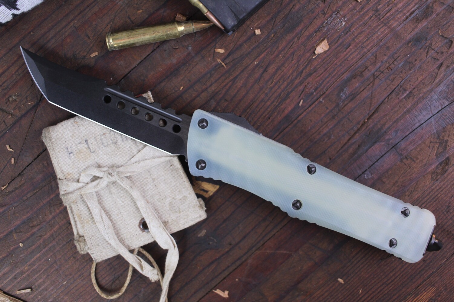Microtech Signature Series Combat Troodon 3.8&quot; OTF Automatic / Black Aluminum &amp; Jade G-10 / Shadow Hellhound Blade ( Pre Owned 