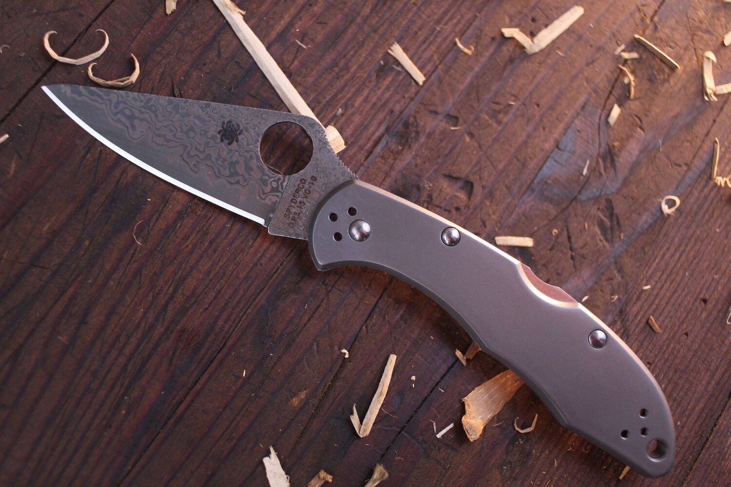 Spyderco Delica 4 2.95&quot; Lockback Folder / Titanium / VG-10 Damascus