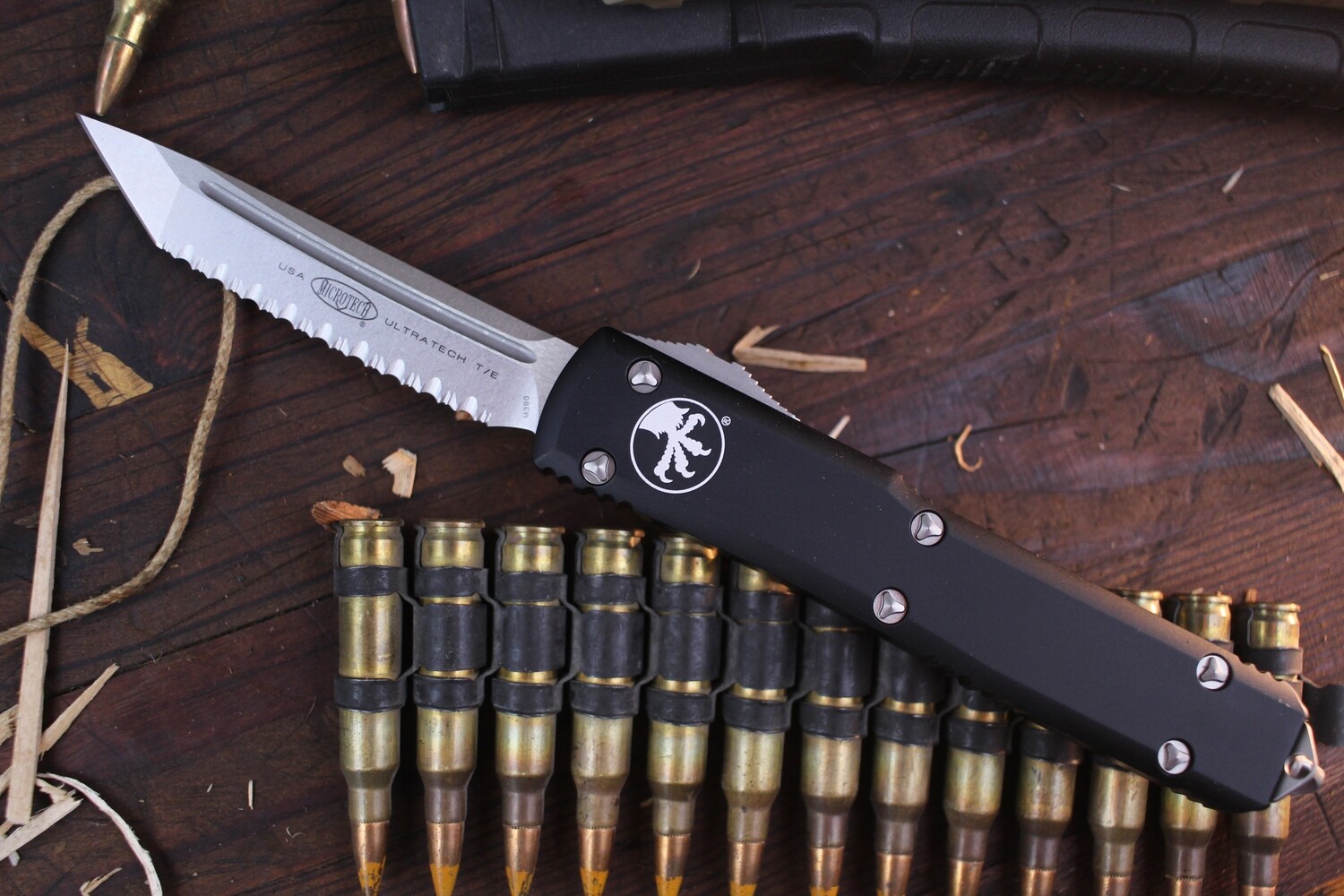 Microtech Ultratech T/E 3.4&quot; OTF Automatic / Black Aluminum / Stonewash Full Serrations