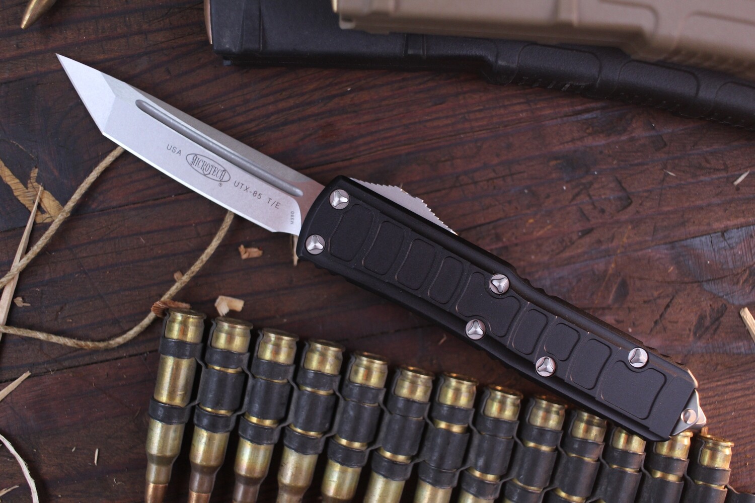 Microtech Signature Series UTX-85 II T/E 3.12” OTF Automatic / Black Stepside Aluminum / Stonewashed