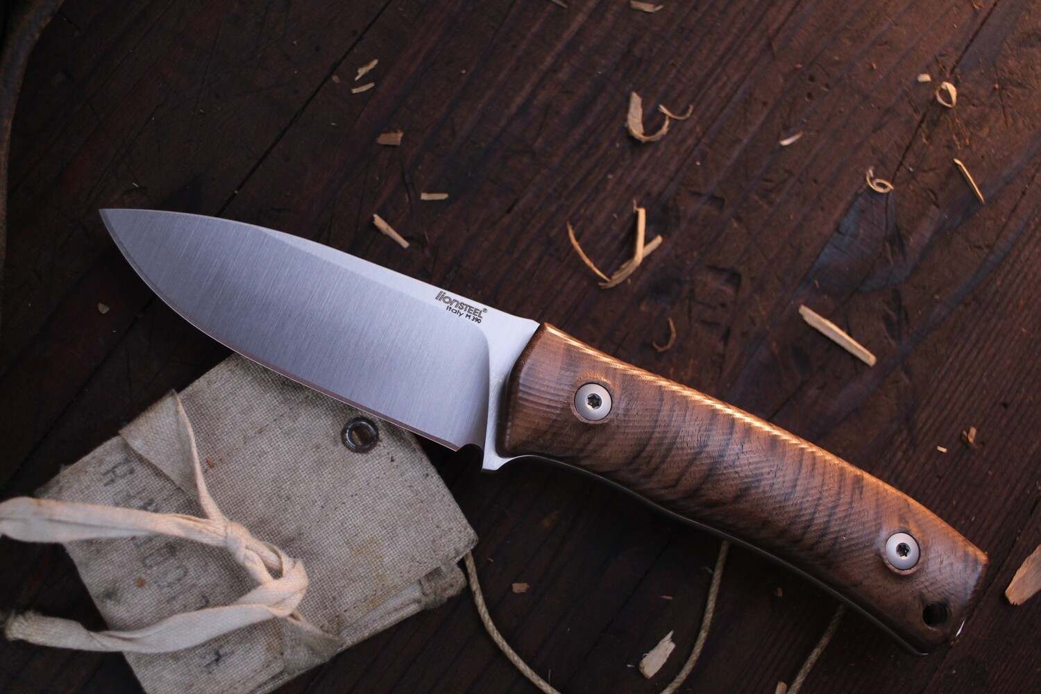 LionSTEEL M4 3.75&quot; Fixed Blade Knife / Walnut / Satin M390 Steel