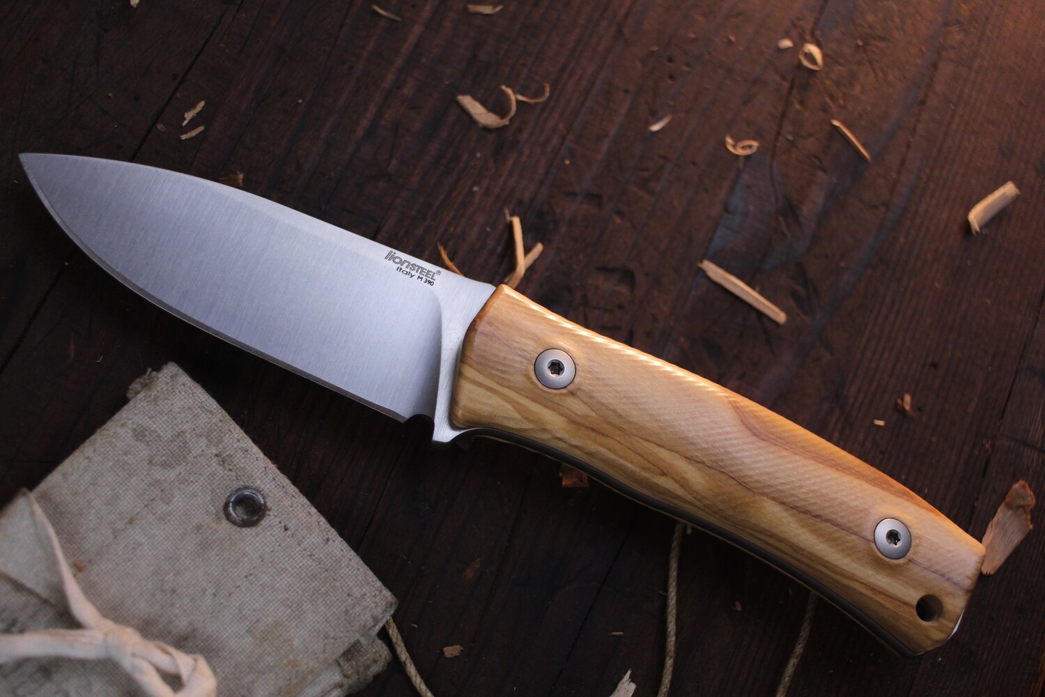 LionSTEEL M4 3.75&quot; Fixed Blade Knife / Olivewood / Satin M390 Steel