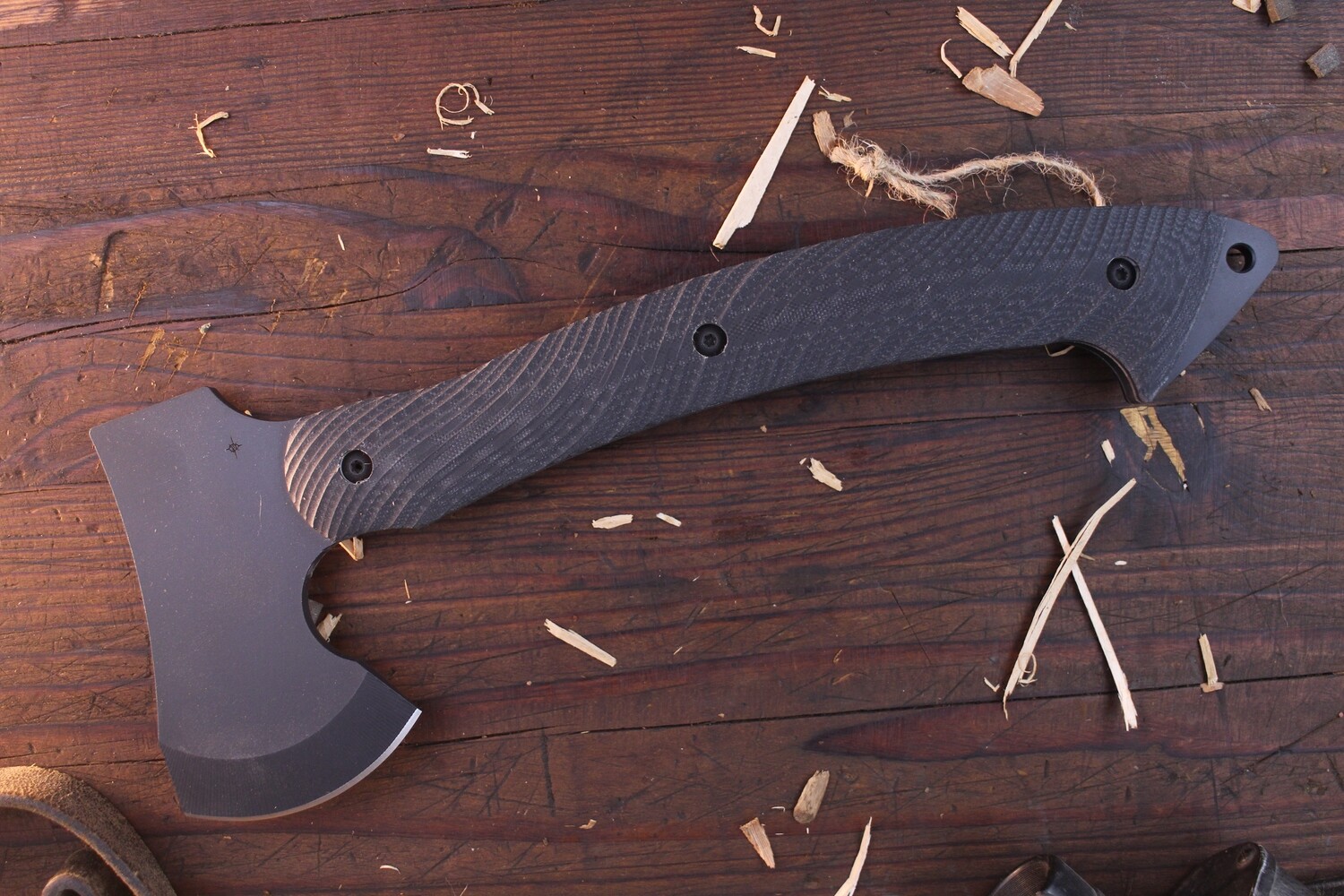 TOOR Knives Camp Axe / Black &amp; Green Sculpted G-10 / Black D2