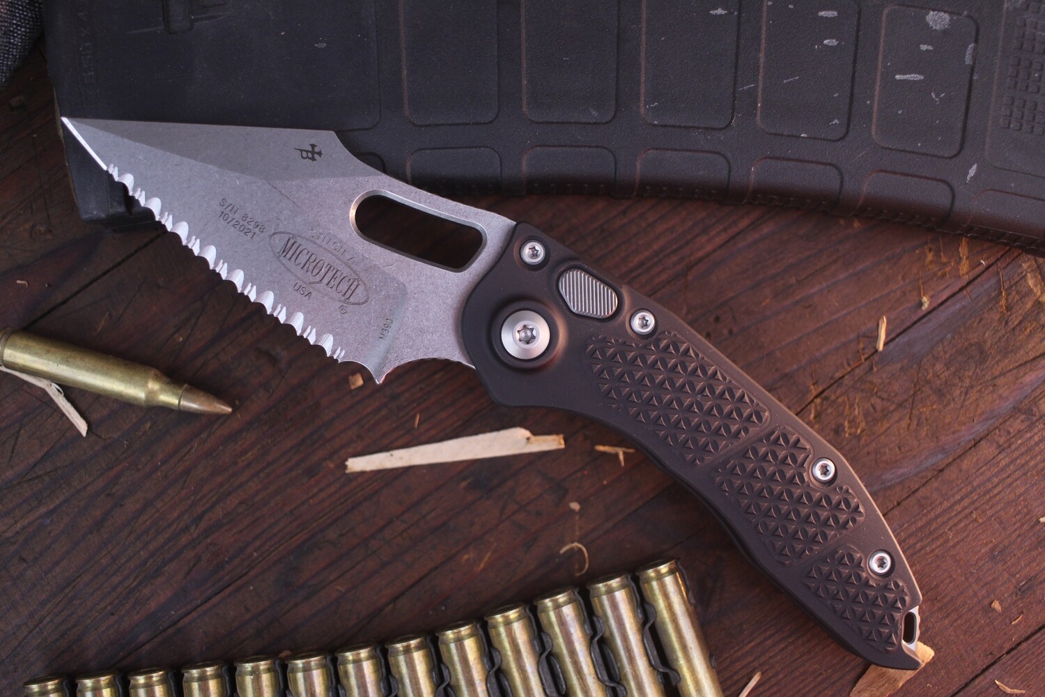 Microtech Stitch S/E 3.75&quot; Automnatic Folder / Black Aluminum / Stonewashed Serrated