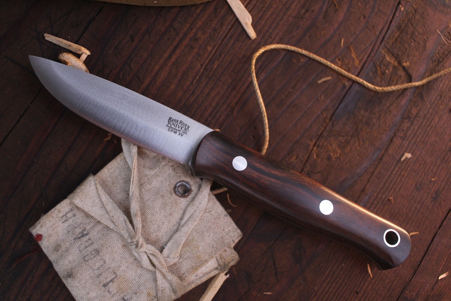 Bark River Knives Bushcrafter 3.94&quot; Fixed Blade / Desert Ironwood / Satin CPM 3V ( Pre Owned )