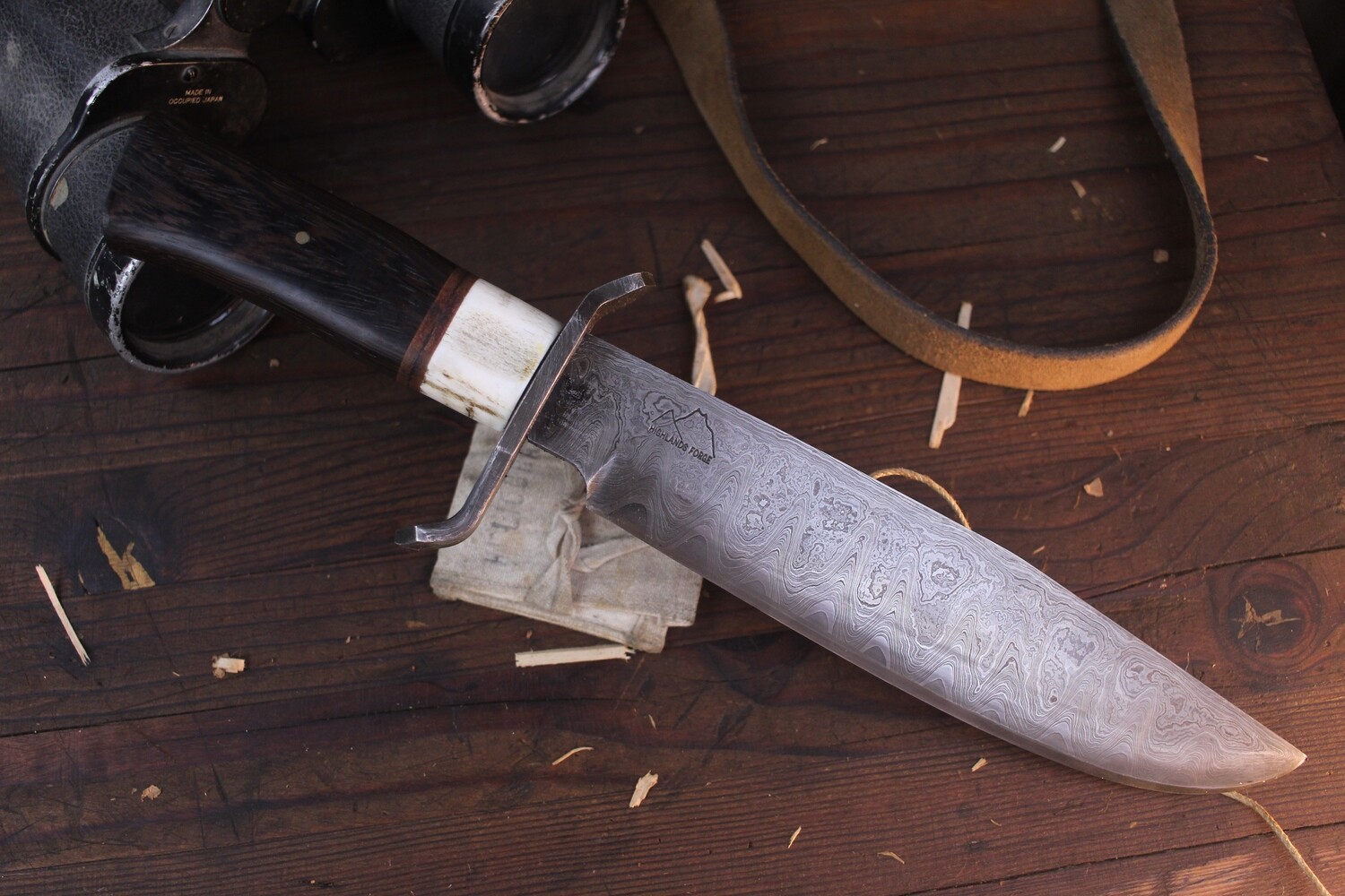 Highlands Forge Shark Tooth Bowie 8.75&quot; Fixed Blade / Wenge &amp; Moose Antler / 180 Layer Damascus With 1095 Core