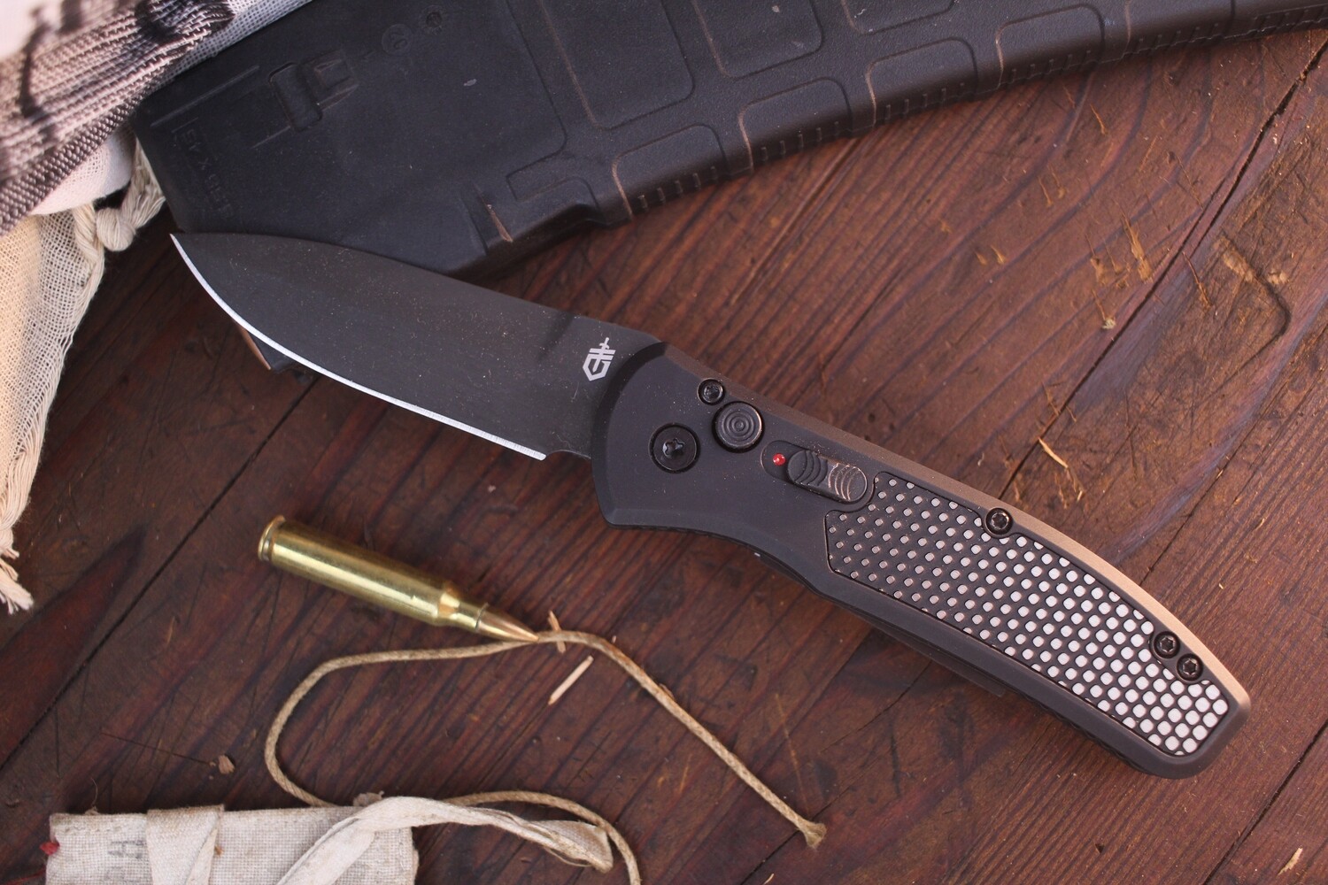 Gerber Empower 3.25&quot; Plunge Lock Auto Folder/ Black Aluminum and Stainless Steel / Black S30V
