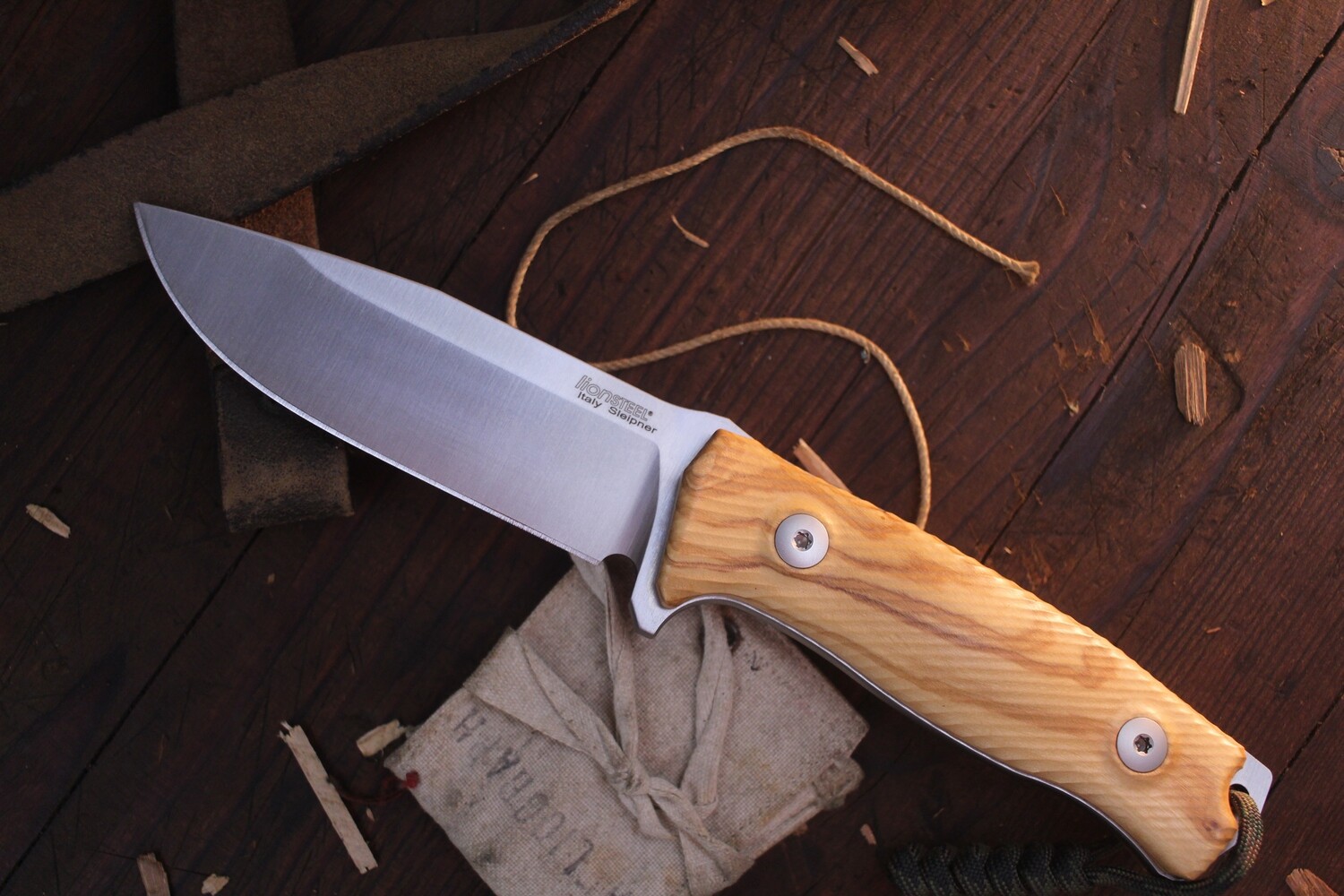 LionSTEEL M5 4.5&quot; Fixed Blade Knife / Olive Wood / Satin Sleipner Steel ( Pre Owned )