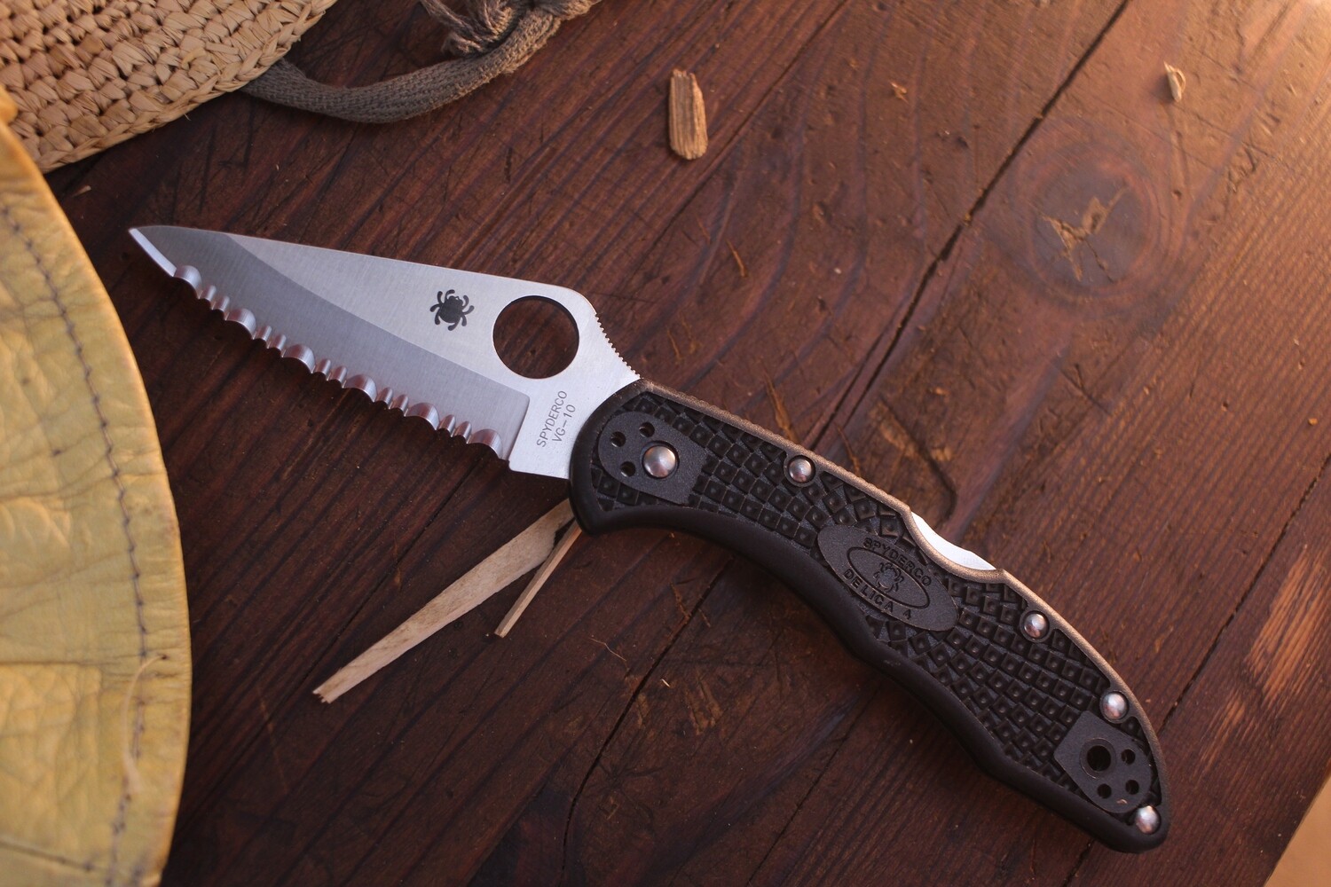 Spyderco Delica 2.88&quot; Folding Knife / Black FRN / Satin VG10 Fully Serrated