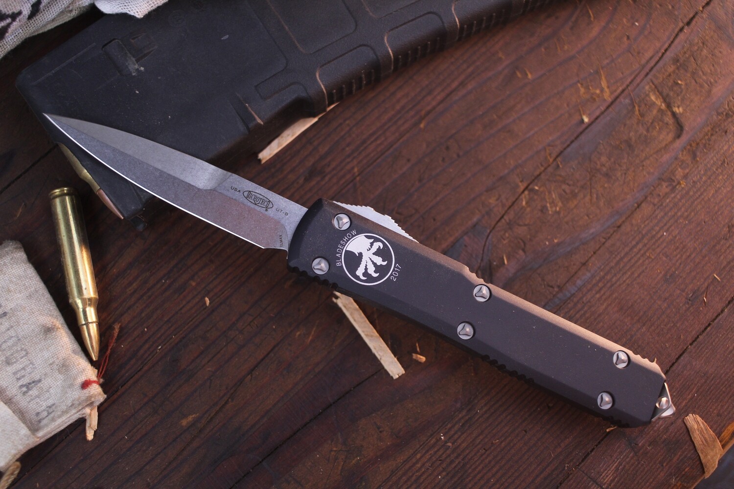 Microtech Blade Show 2017 Ultratech 3.375&quot; OTF Automatic / Black Aluminum / Satin Elmax Bayonet ( Pre Owned )