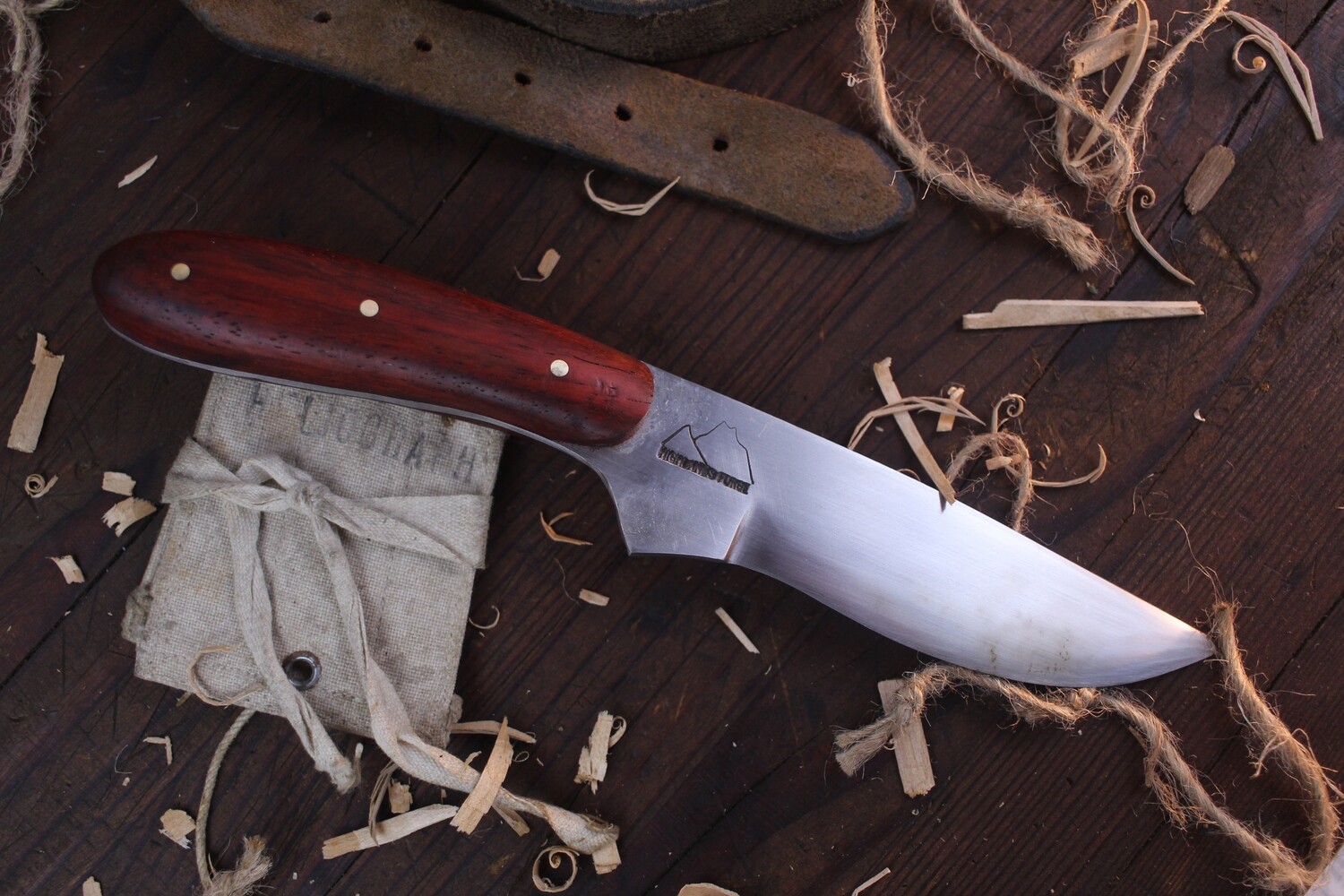 Highlands Forge 5&quot; Fixed Blade Hunter / Padauk Wood /  Satin Forged 1095