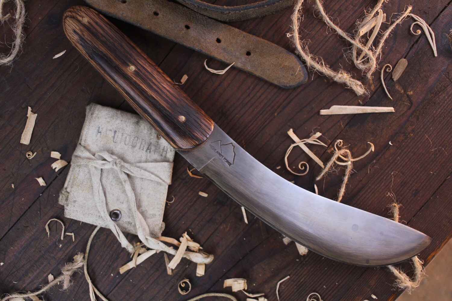 Highlands Forge Tennessee Skinner 5.75&quot; Fixed Blade / Oak /  Forged 80CRV2