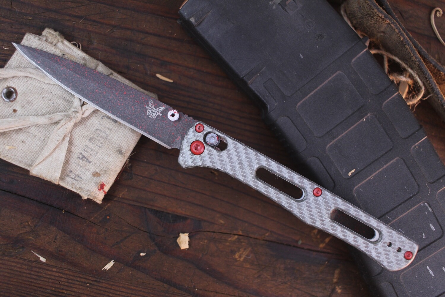 Benchmade Fact 3.95&quot; AXIS Lock Knife / Silver Twill / Cobalt Blood Splatter S30V