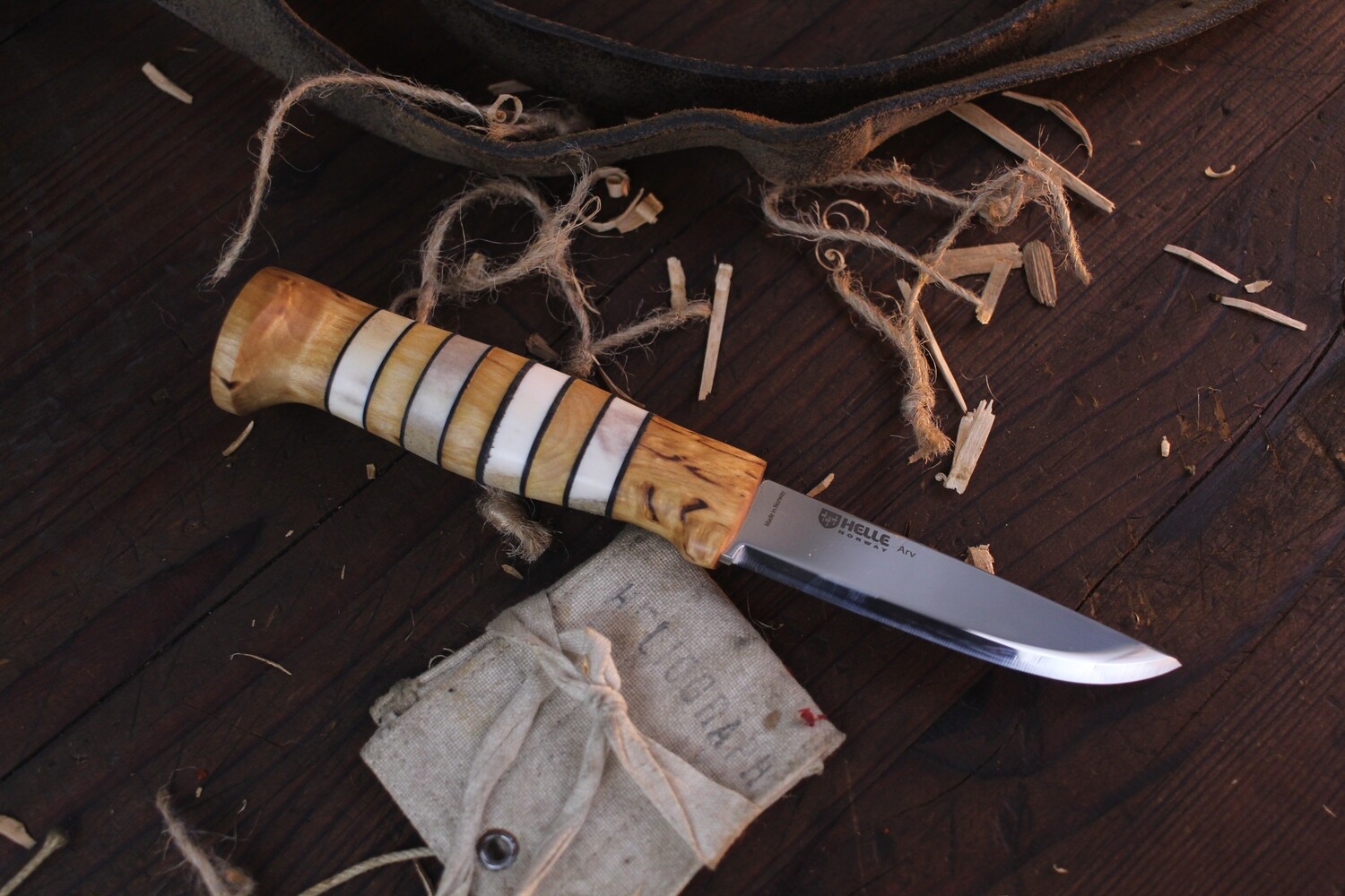 Helle Arv 3.42&quot; Fixed Blade Hunting Knife, Curly Birch &amp; Reindeer / Stainless Steel / Leather Sheath ( Pre Owned )