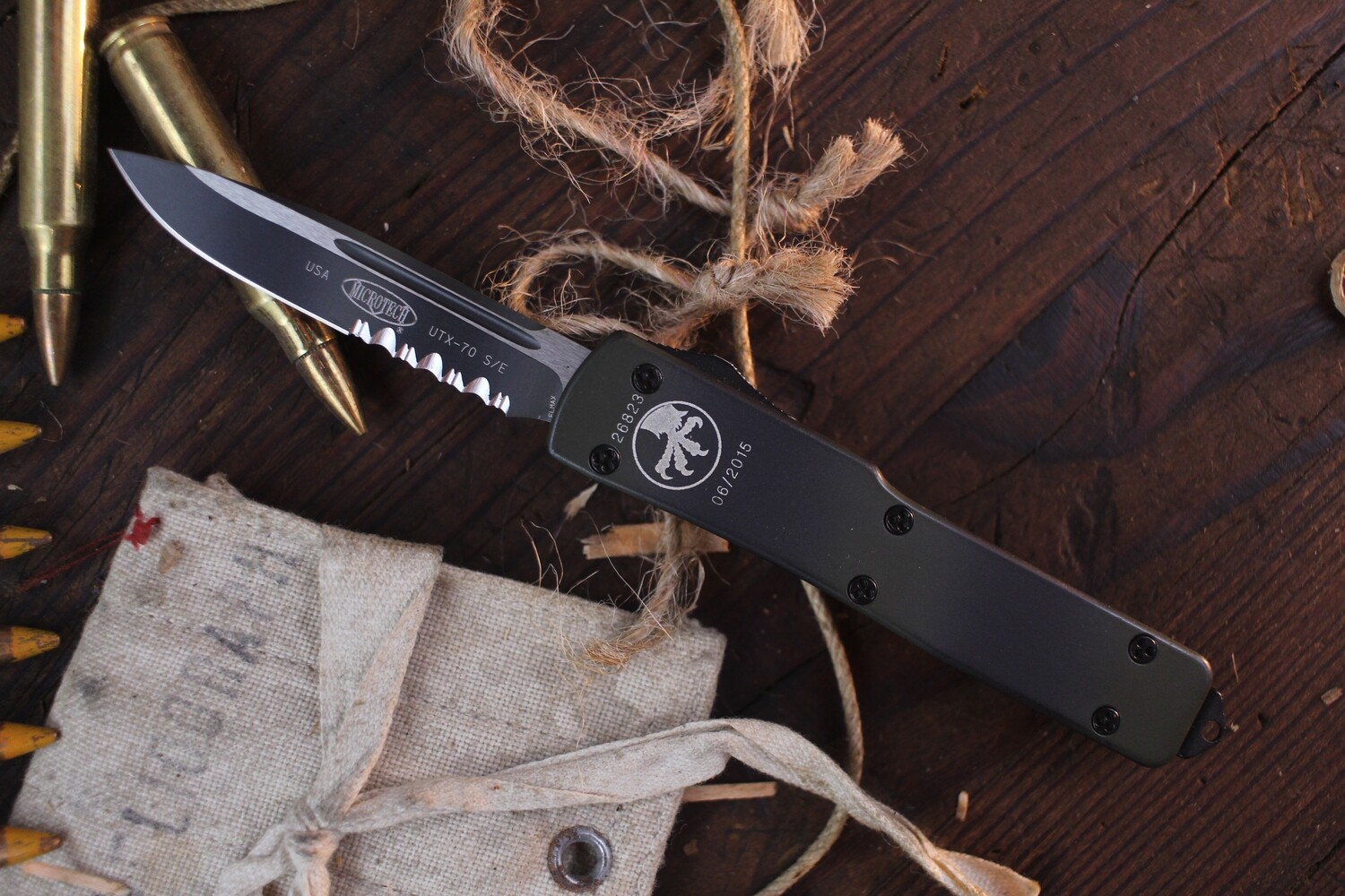 Microtech UTX-70 S/E 2.4&quot;  OTF Automatic / Urban Camo Aluminum / Two-Tone Serrated Elmax ( Pre Owned )