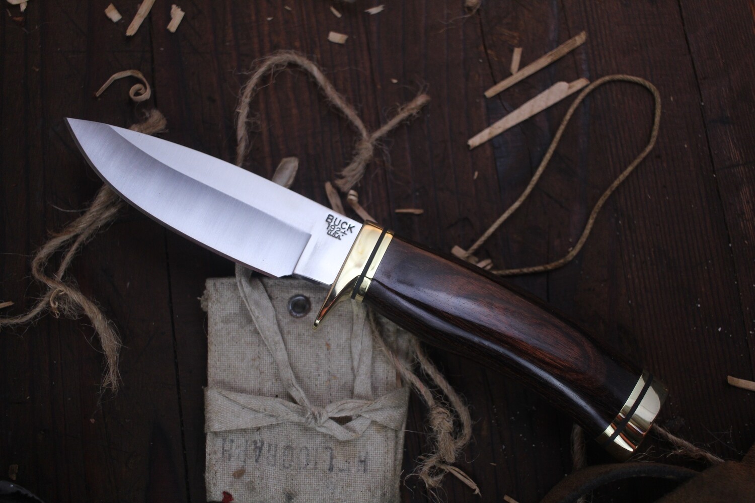 Buck Vanguard 4.25&quot; Fixed Blade / Walnut Dymondwood / Satin 420