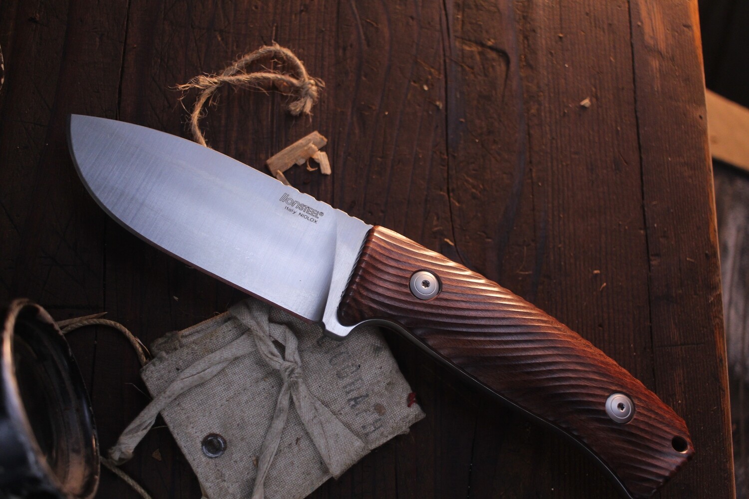LionSTEEL M3 Hunter 4.25&quot; Fixed Blade Knife / Santos Wood / Satin Niolox Steel