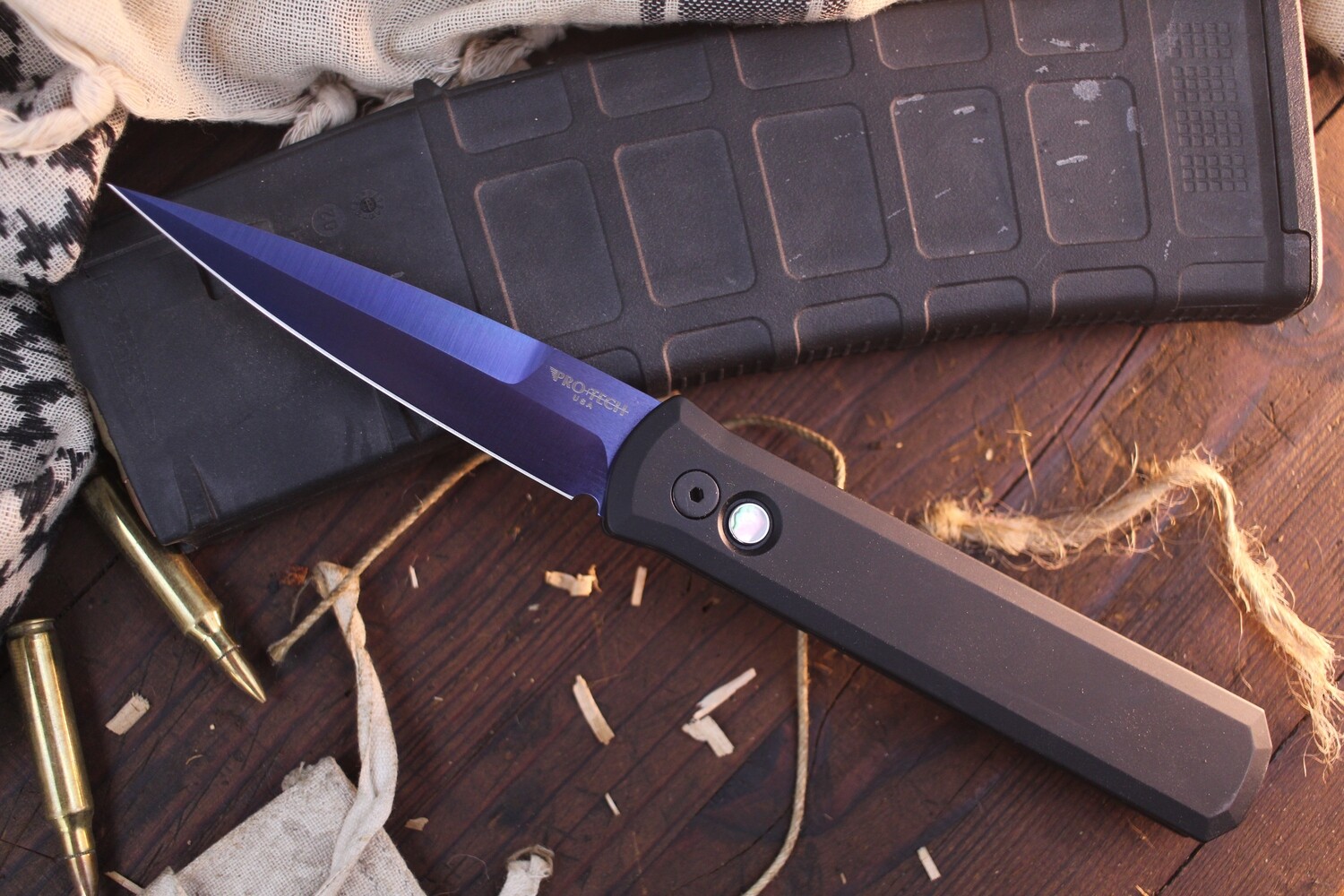 Pro-Tech Godfather Operator 4&quot; Automatic Knife / Black Aluminum &amp; Abalone Button / Blue Sapphire 154CM ( Pre Owned )