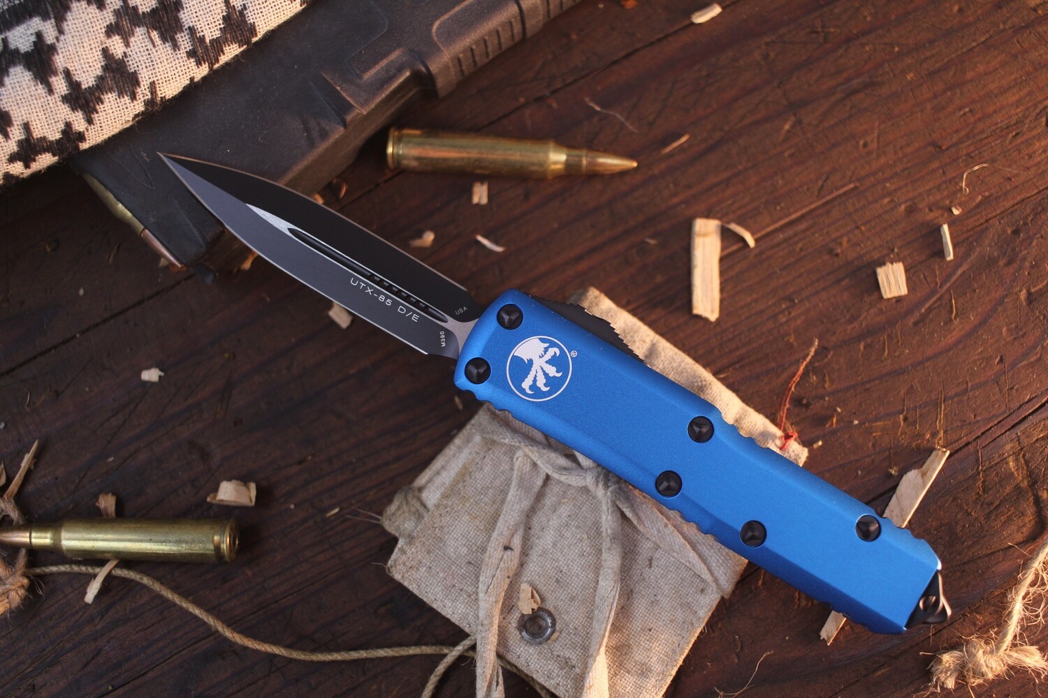 Microtech UTX-85 D/E 3.125&quot; OTF Automatic / Blue Aluminum / Black