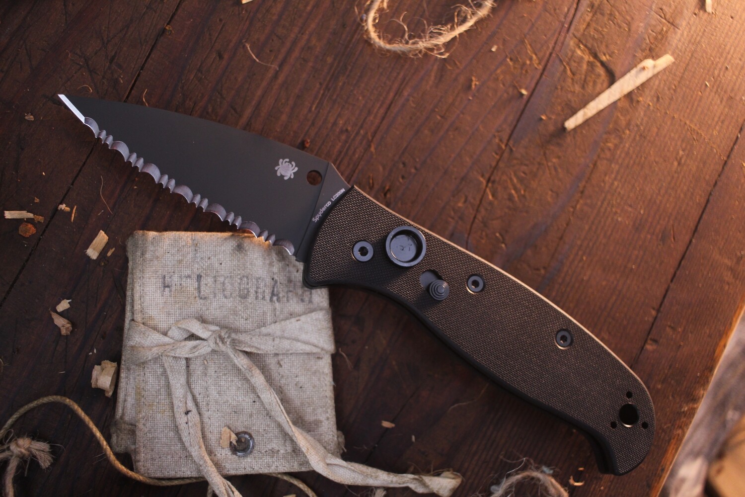 Spyderco Autonomy 2 3.5&quot; Automatic Folder / Black G-10 / Black Full Serrated LC200N