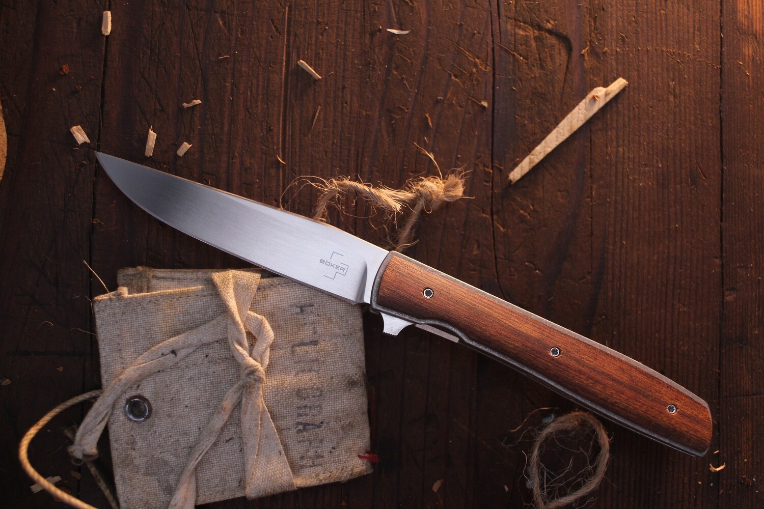 Boker Plus Urban Trapper 3.5&quot; Framelock Flipper / Desert Ironwood / Satin VG-10 ( Discontinued )