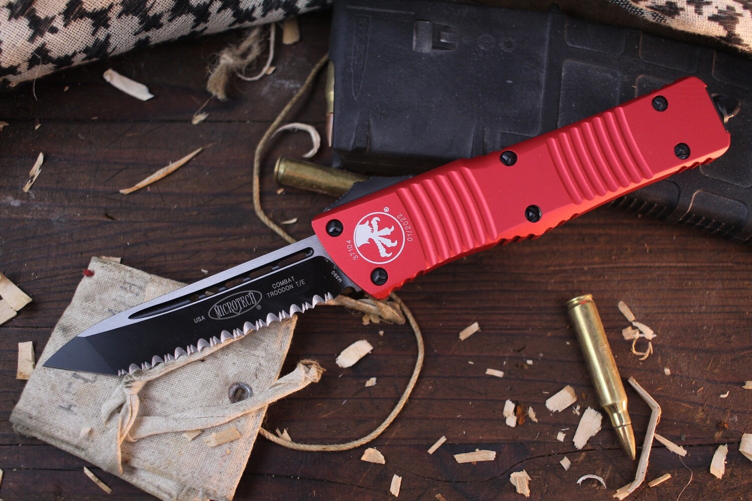 Microtech Combat Troodon 3.8&quot; T/E Automatic OTF / Red Aluminum / Black Fully Serrated M390 ( Pre Owned )