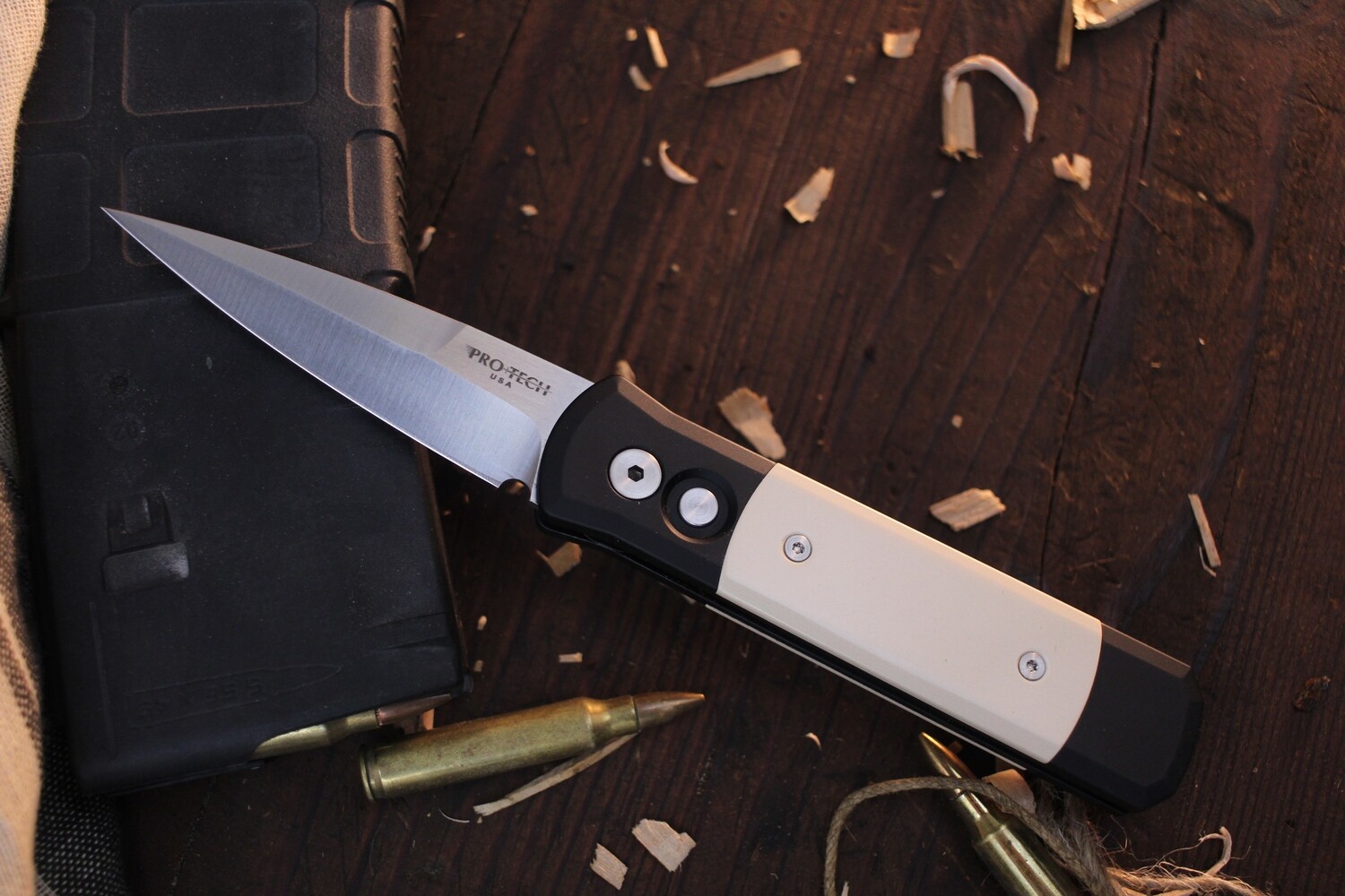 Pro-Tech Godson Tuxedo 3.15&quot; Automatic Folder / Ivory Micarta &amp; Black Aluminum / Satin 154CM