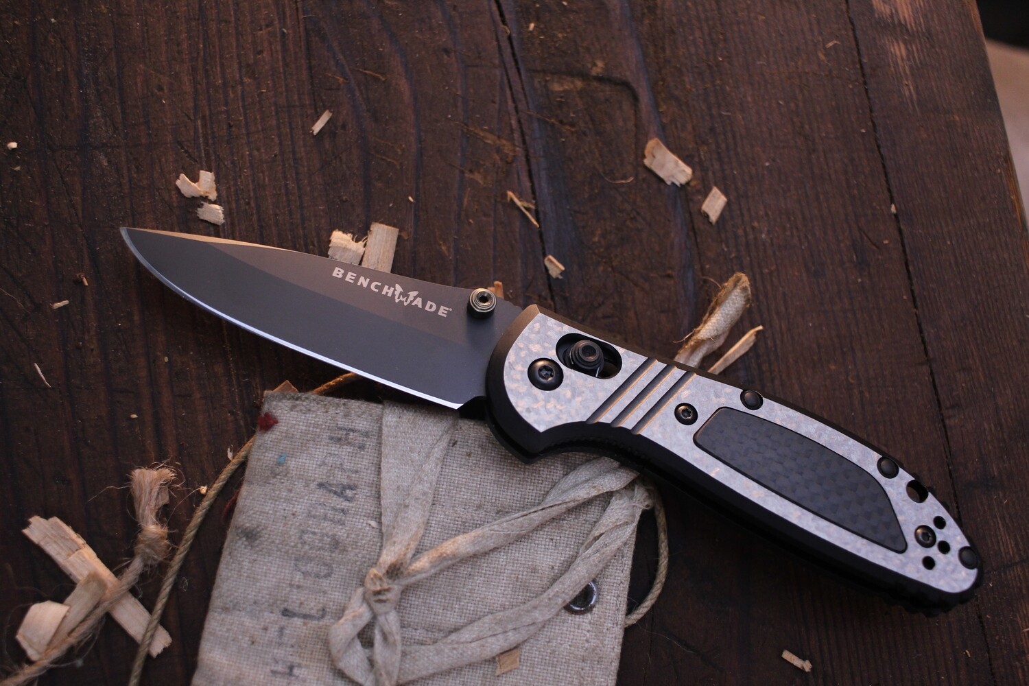 Benchmade Gold Class Mini Griptilian 2.91&quot; AXIS Lock Folder / Textured Titanium &amp; Carbon Fiber / Black DLC S90V ( Pre Owned )