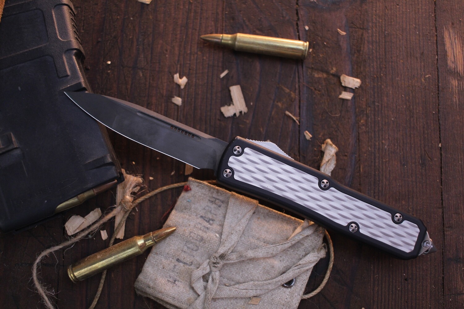 Microtech Daytona 3.125&quot; S/E Automatic OTF  / Black Aluminum &amp; Bubble Inlay / Black S30V / 146-10 (Pre Owned)