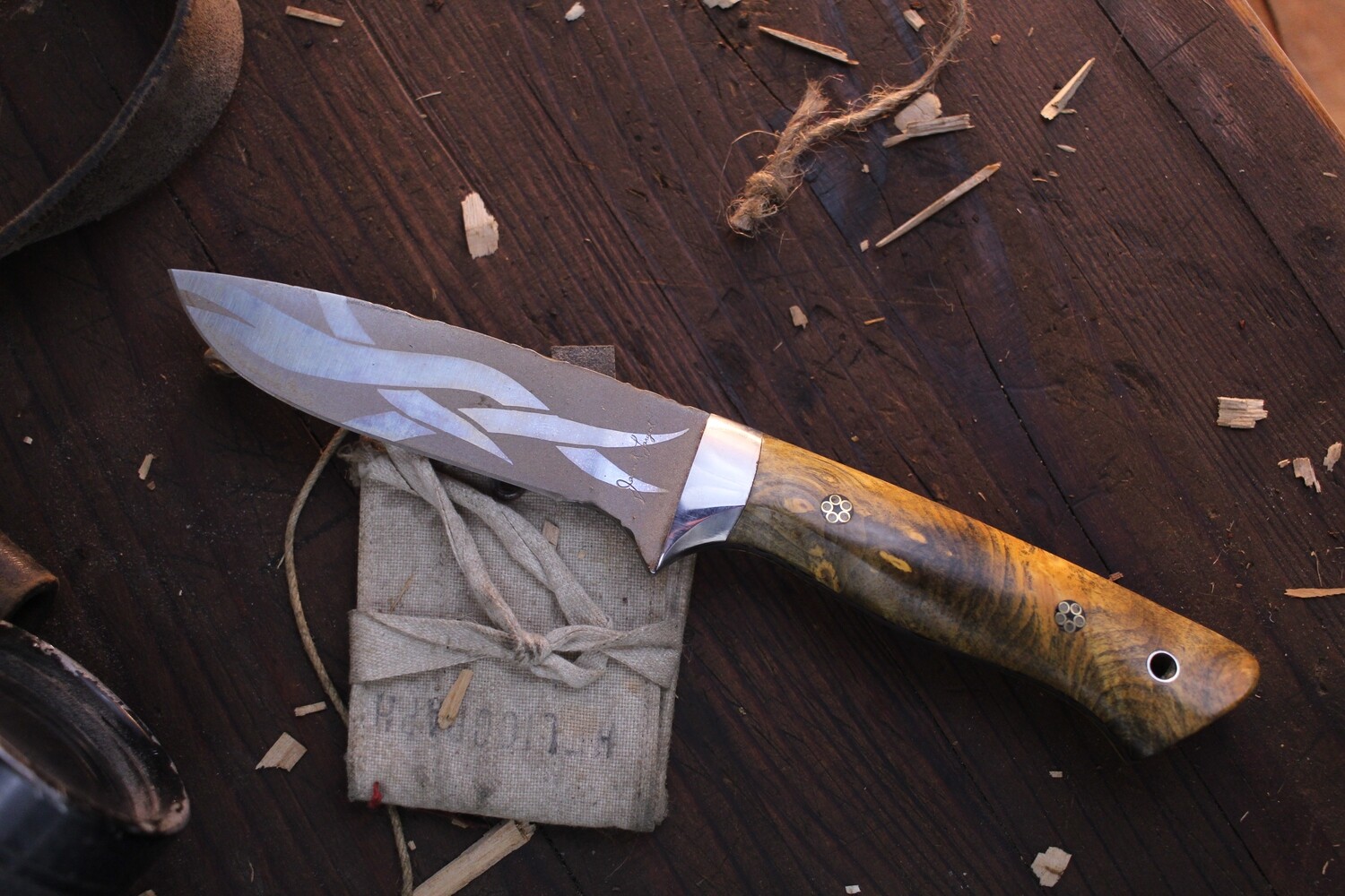 James Largent 4.25&quot; Drop Point Hunter / Burl Wood With Mosaic Pins / Patterned Bead Blast Stainless Blade ( Pre Owned )