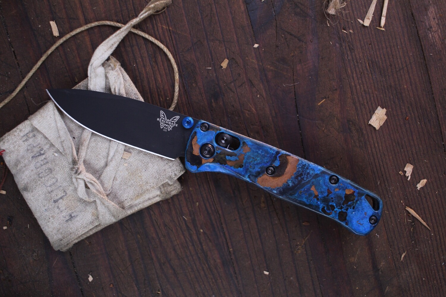 Benchmade Mini Bugout 2.82&quot; AXIS Lock Folder / &quot;Shipwrecked&quot; Copper Scales  / Black S30VN 