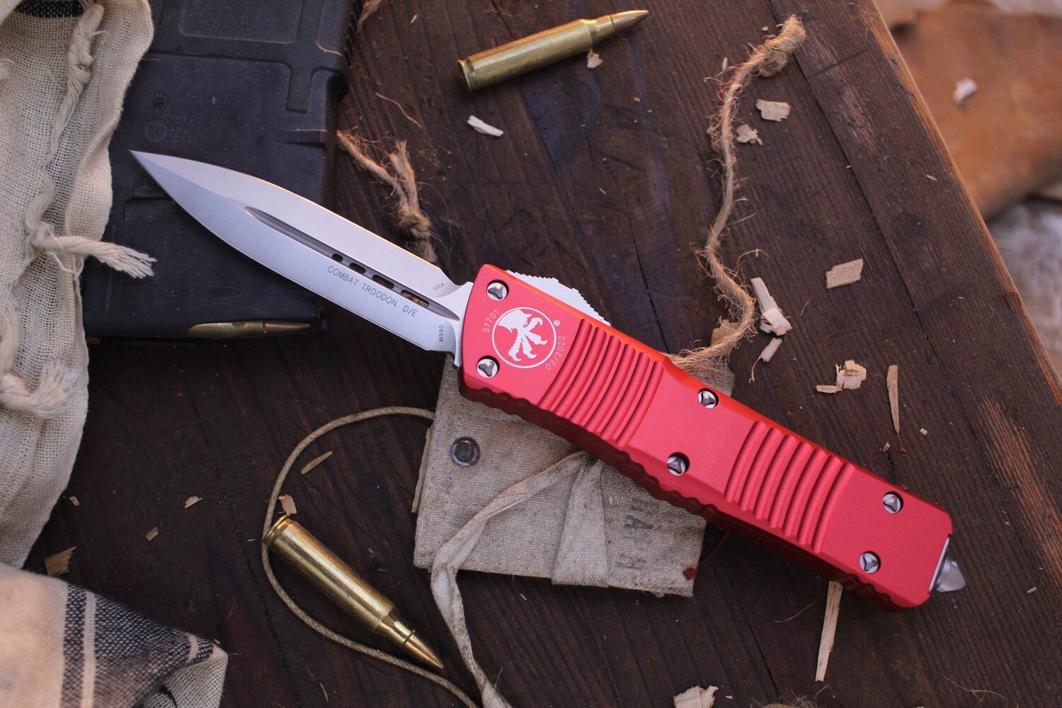 Microtech Combat TroodonD/E 3.8&quot; OTF Automatic / Red Aluminum / Satin