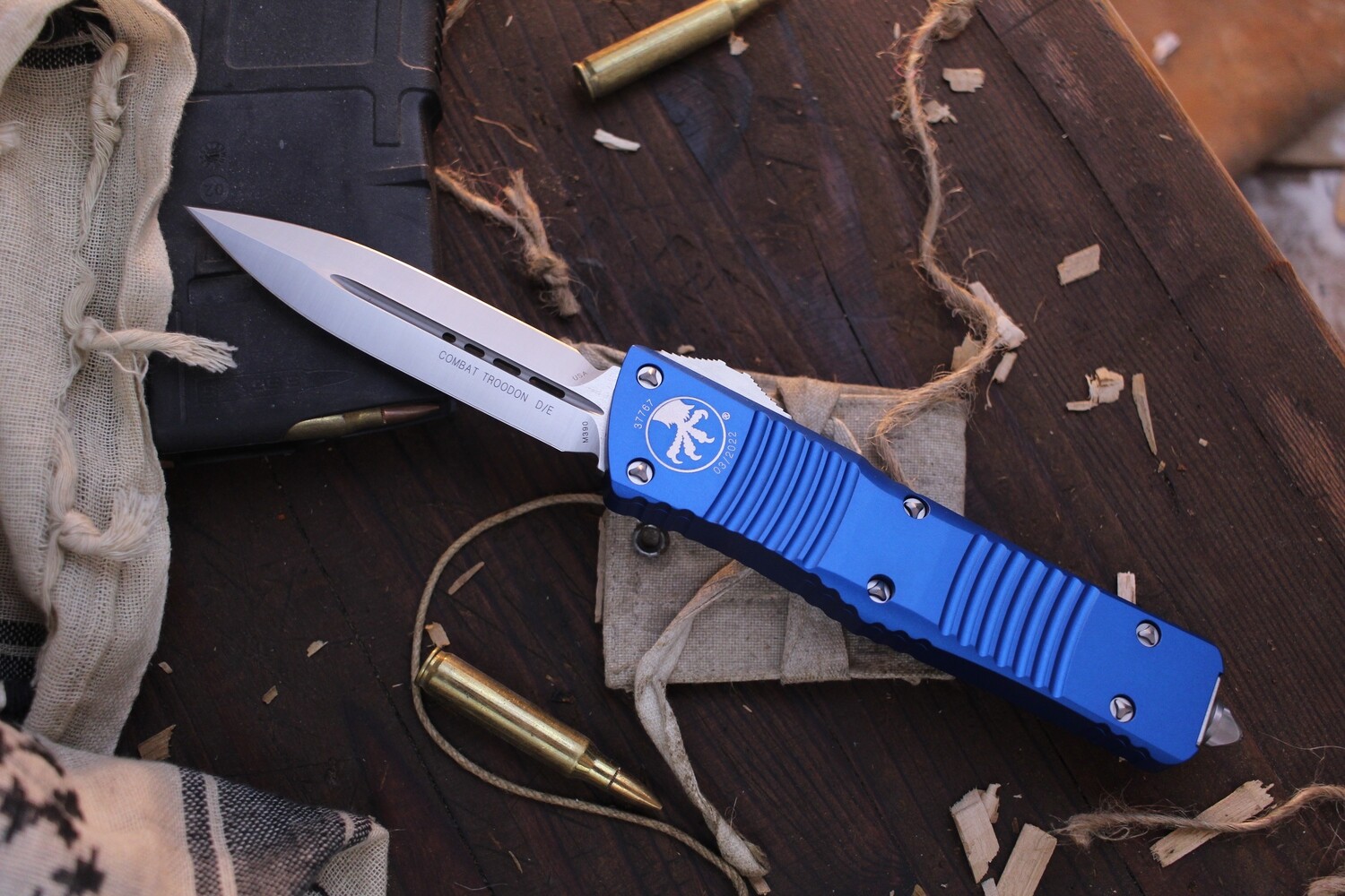 Microtech Combat Troodon D/E 3.8&quot; OTF Automatic / Blue Aluminum / Satin