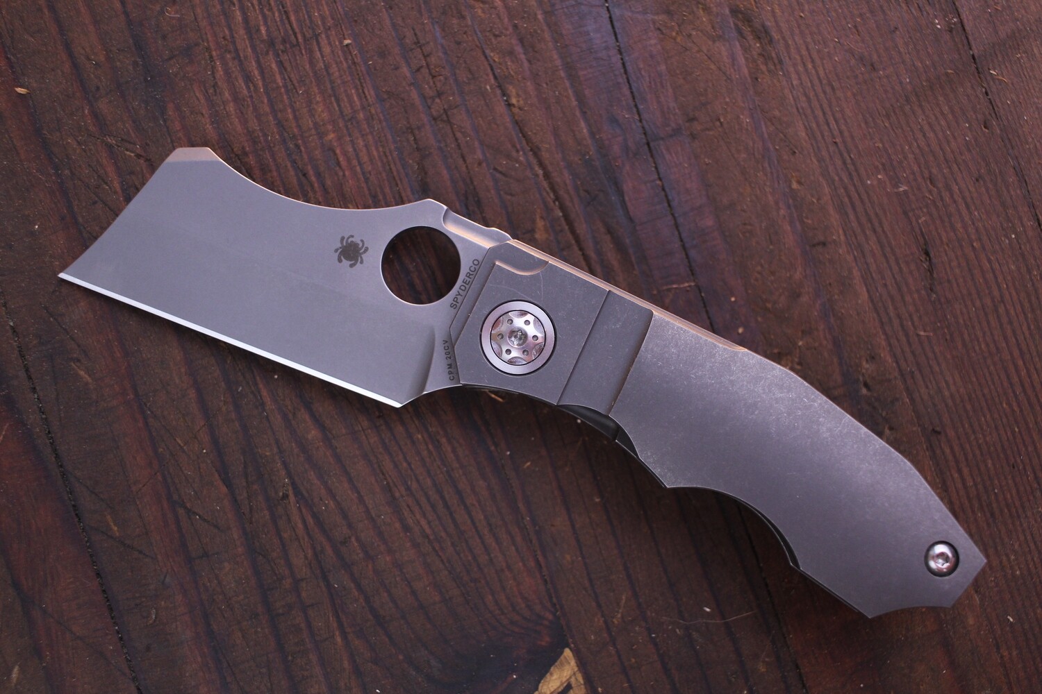 Spyderco Stovepipe 2.8&quot; Framelock Folder / DARK Titanium / Stonewashed 20CV Cleaver ( Pe Owned )