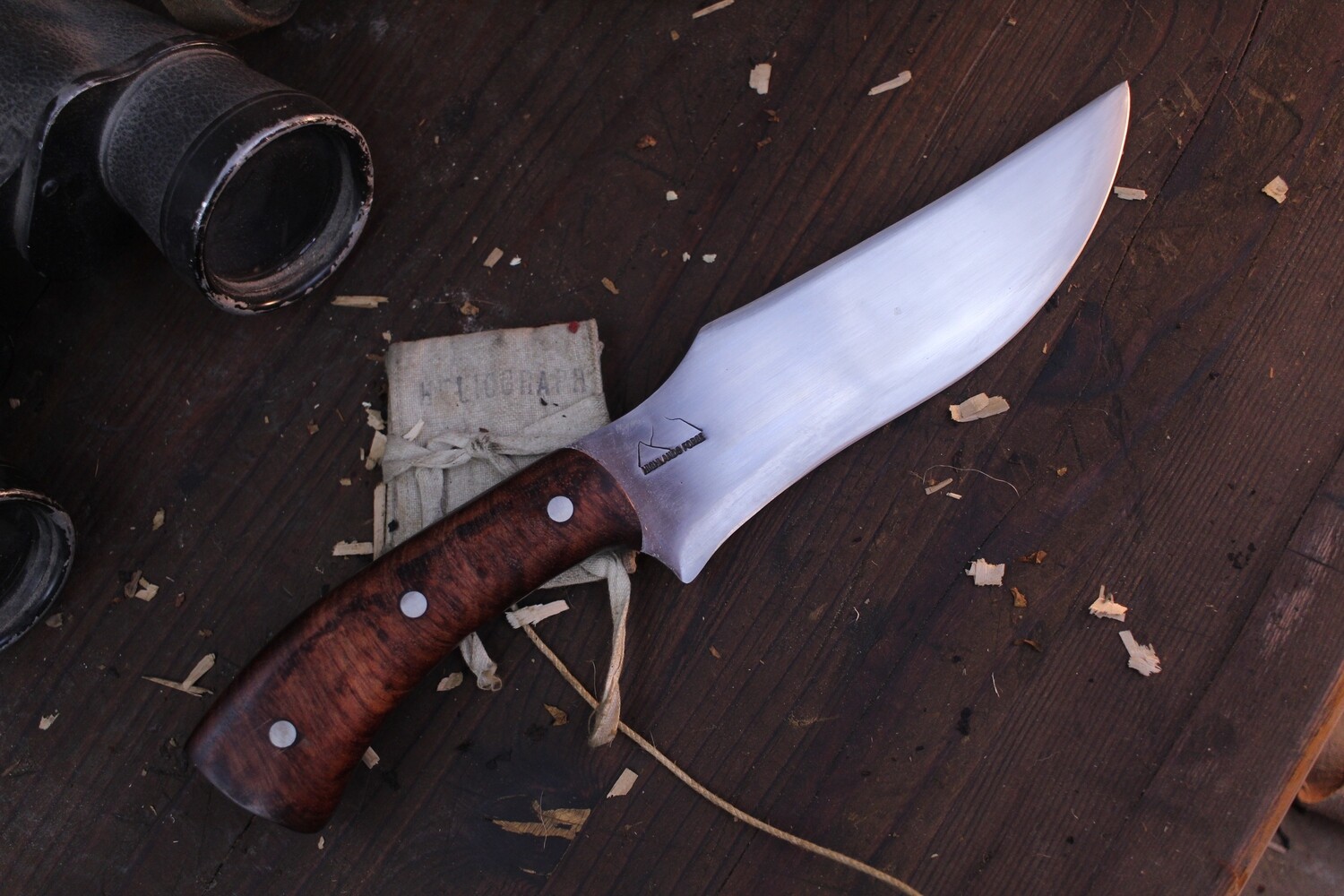 Highlands Forge 7&quot; Fixed Blade Hunter / Bubinga Wood /  Satin Forged 1095