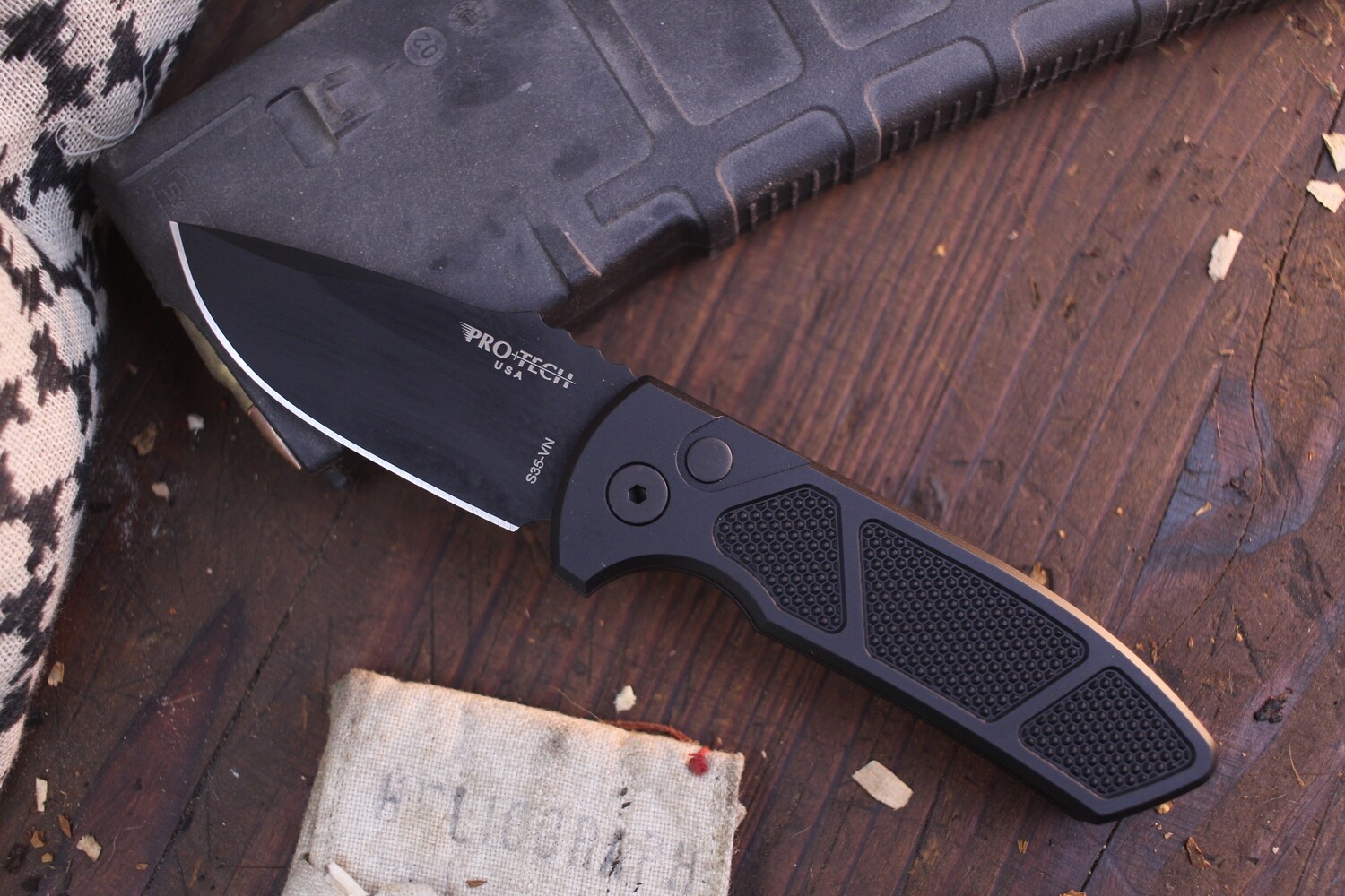 Pro-Tech LG407 Les George SBR 2.5&quot; AUTO Buttonlock Folder / Knurled Black Aluminum / Black DLC S35VN