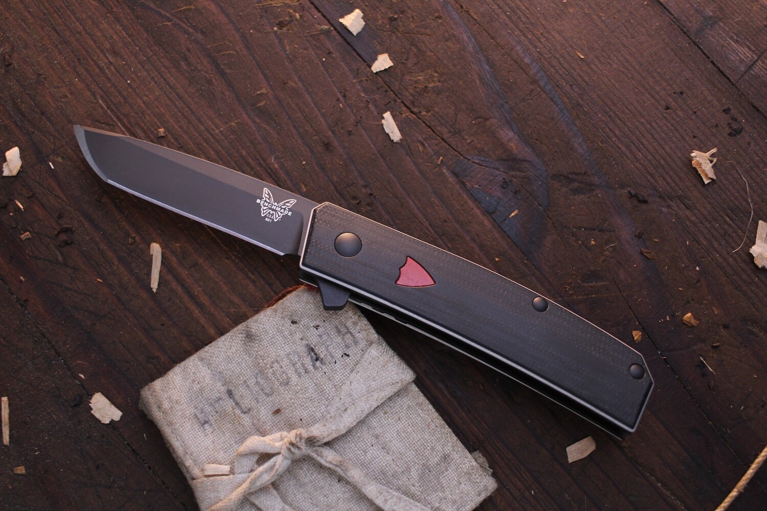 Benchmade Oeser Tengu Tanto 2.77” Flipper Knife / Black G10 &amp; Red Cerakote Shield / Black Cerakote20CV ( Pre Owned )