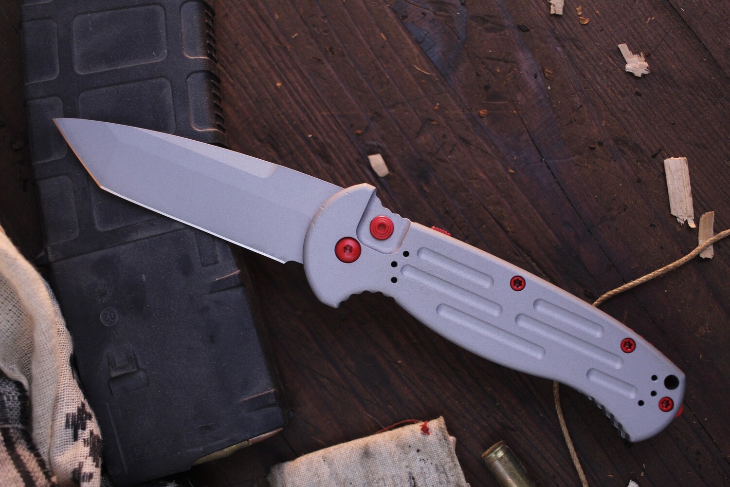Benchmade AFO II Tanto 3.56&quot; Automatic Folder / Silver Cerakote Aluminum &amp; Red Cerakote Hardware / Silver 154CM ( Pre Owned )